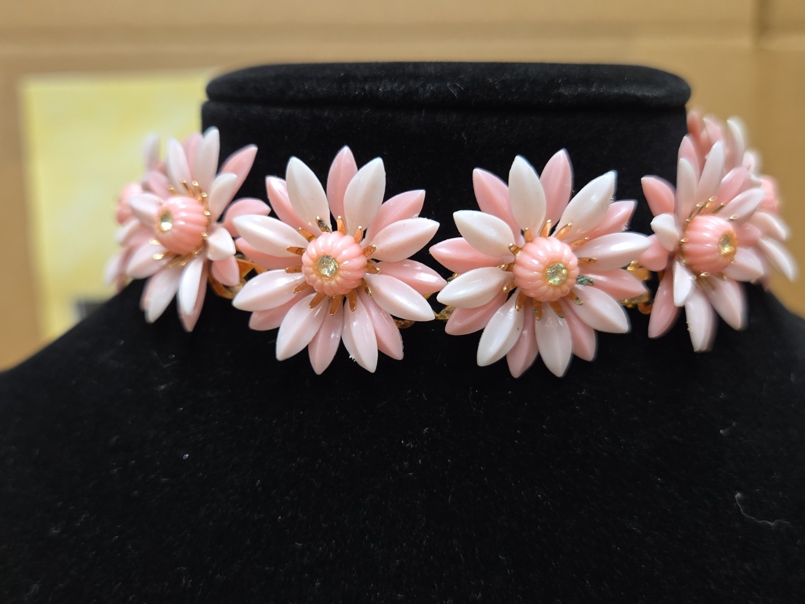 Vtg Coro Pink Plastic Flower Choker Necklace *SEE PICS