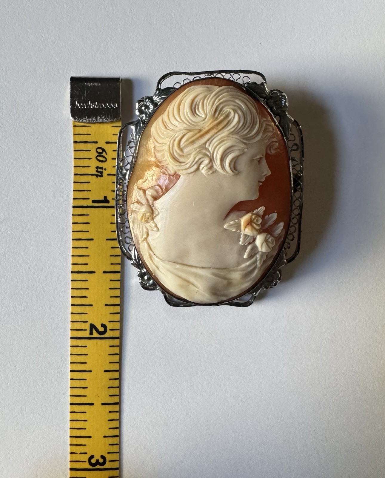 Vintage Genuine carved shell cameo brooch With filigree border *READ*