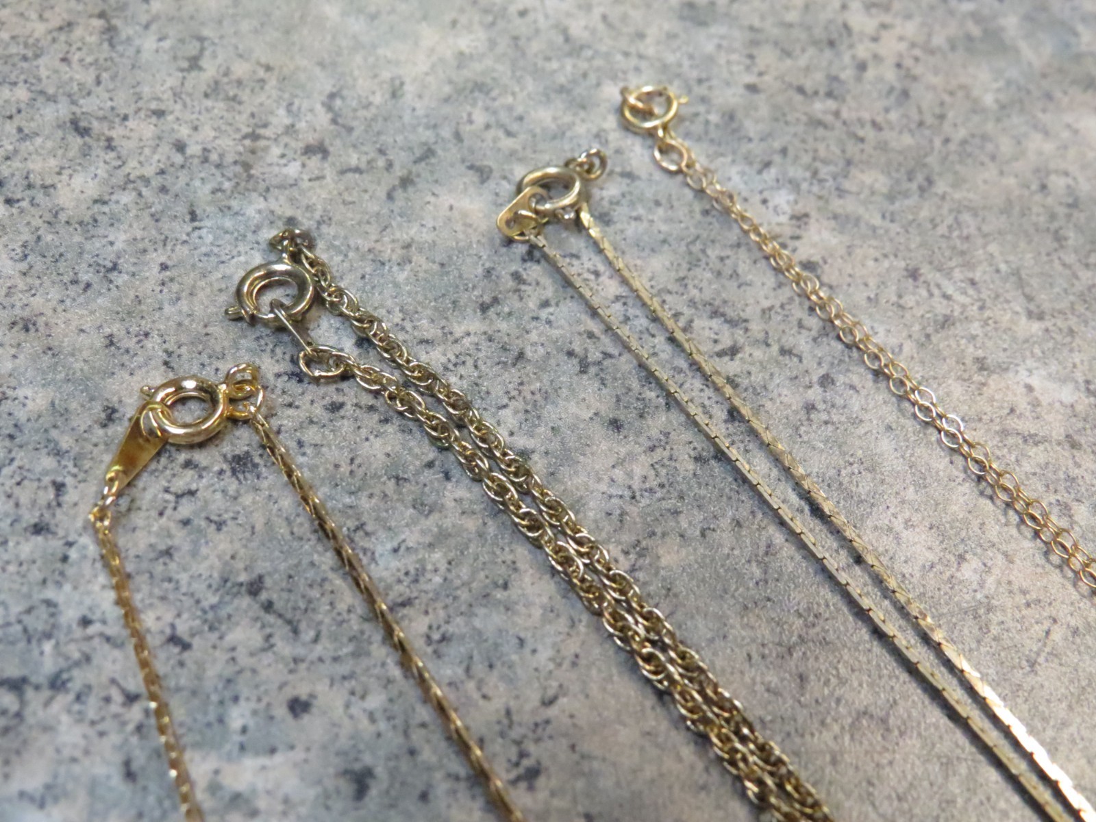 Vintage Necklace Lot Of 4 Chains Gold Tone 17” 18” 23” 23″,Gold/Pearl