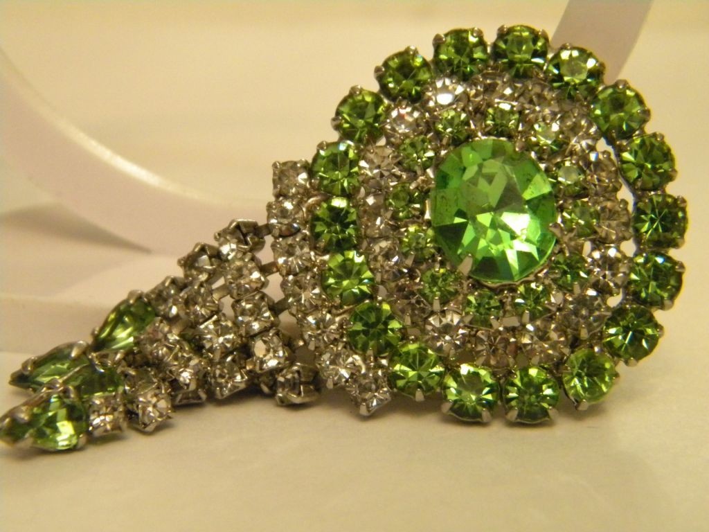 Beautiful Czech Jewelry Brooch Czechoslovakia Vintage Jablonex 282