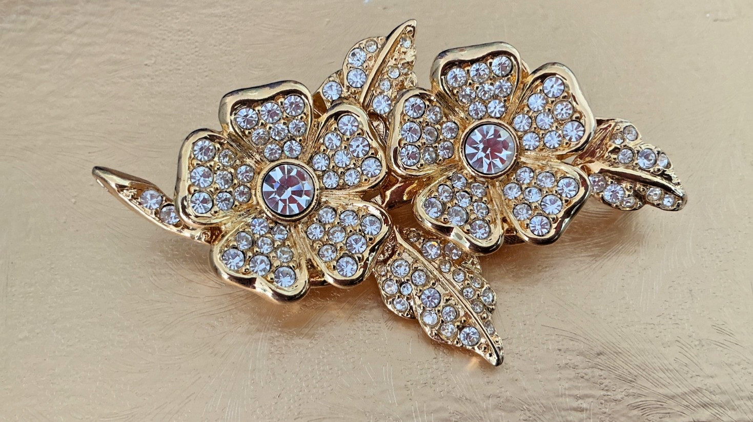 JOAN RIVERS Duet Convertible Flower Crystal Pin Brooch & Clip-on Earrings DsVa