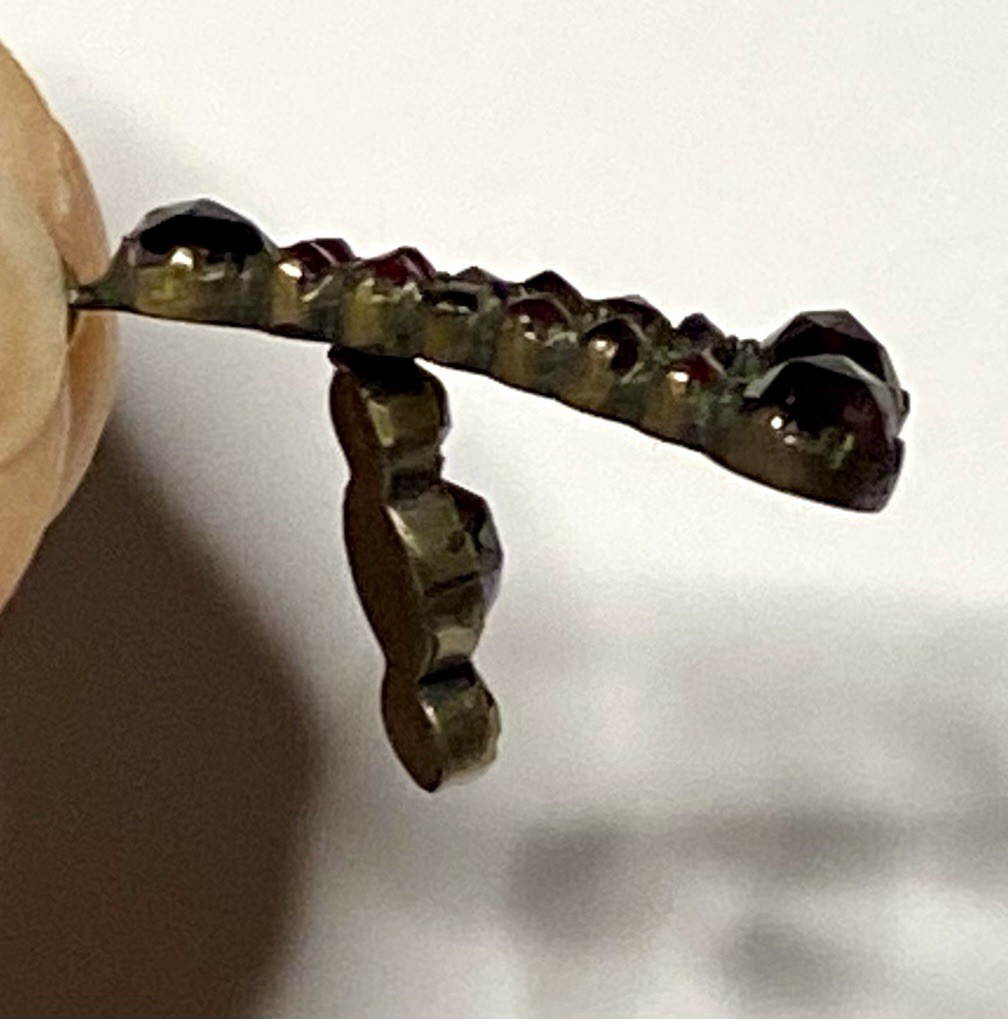 Victorian Garnet Pendant – circa 1837-1901, Low Carat Gold (5F149)