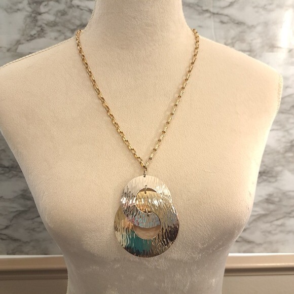 Vintage Napier Women’s Modernist Gold/Silver Pendant Necklace 15 Inches 1976