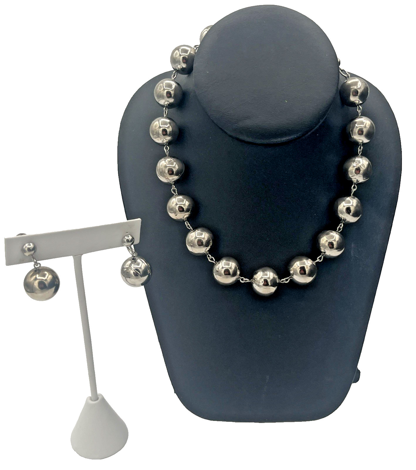 Stunning Vintage Silver‑Tone Ball Bead Necklace & Earrings Set – Classic