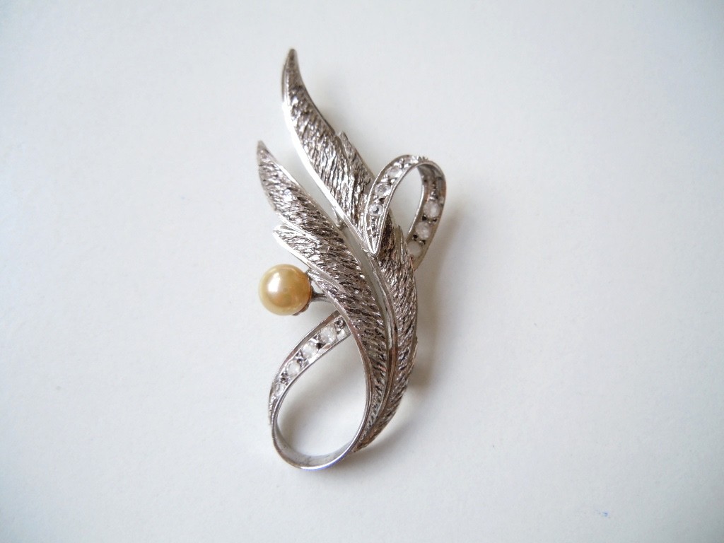 925 Sterling Silver Brooch Pearl Clear Stones 7.2 G/5.5X2.4 Cm