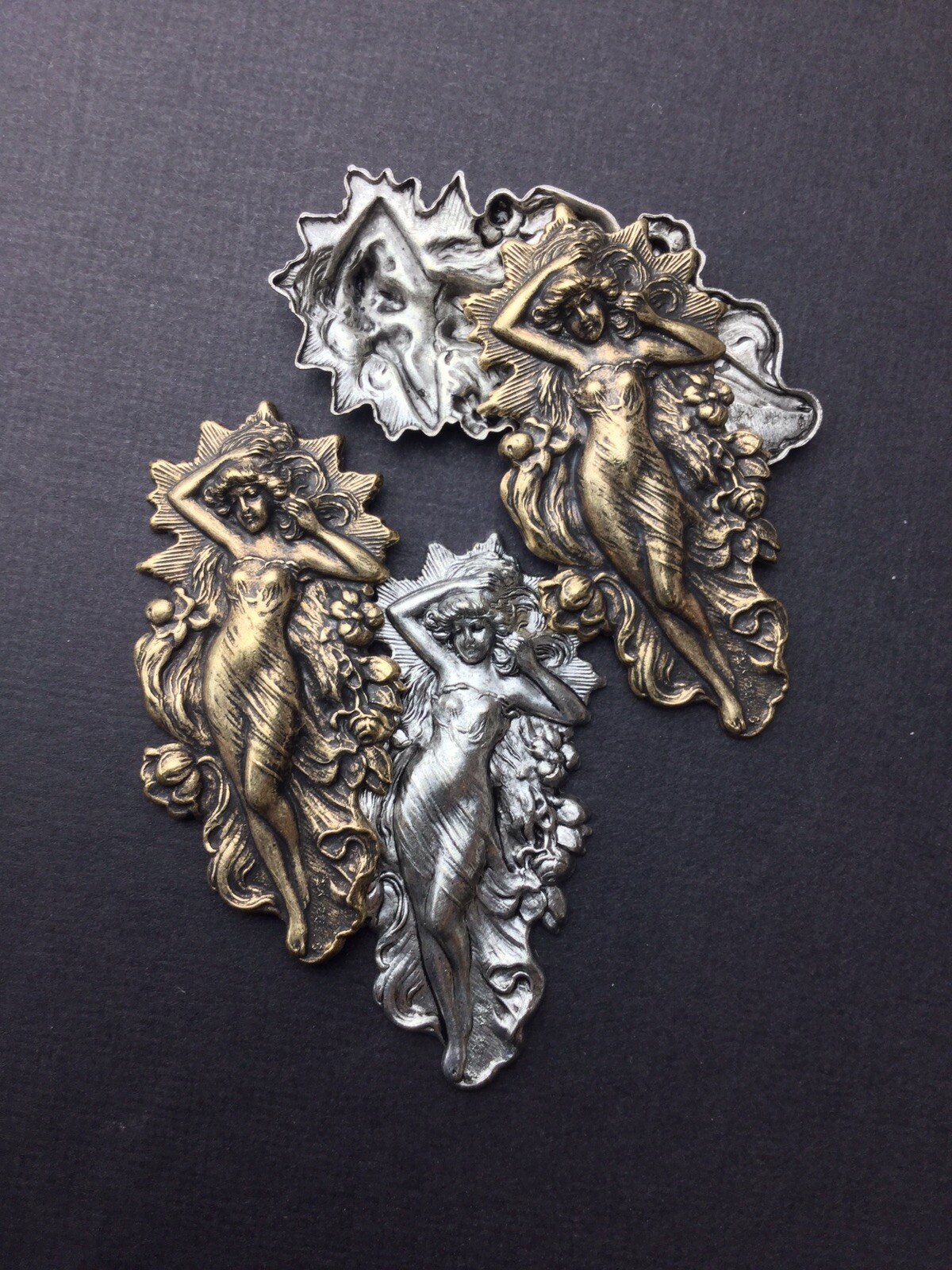 15204 Matte Silver Oxidized Victorian Woman Jewelry Finding