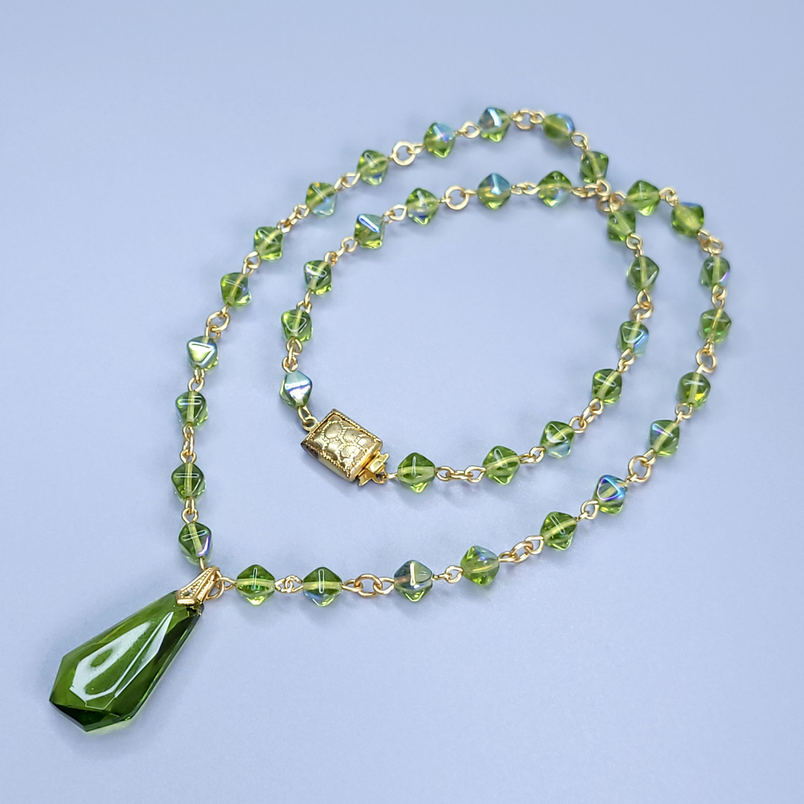 Necklace 18” Green Glass Czech Vintage Beads Women`s Jewelry Art Deco Style