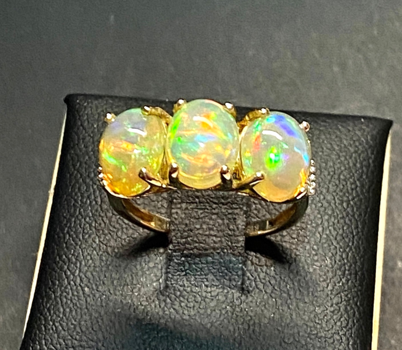 Dazzling 14kt Yellow Gold Ethiopian Opal and Diamond Ring Size 7 1/4 7.25