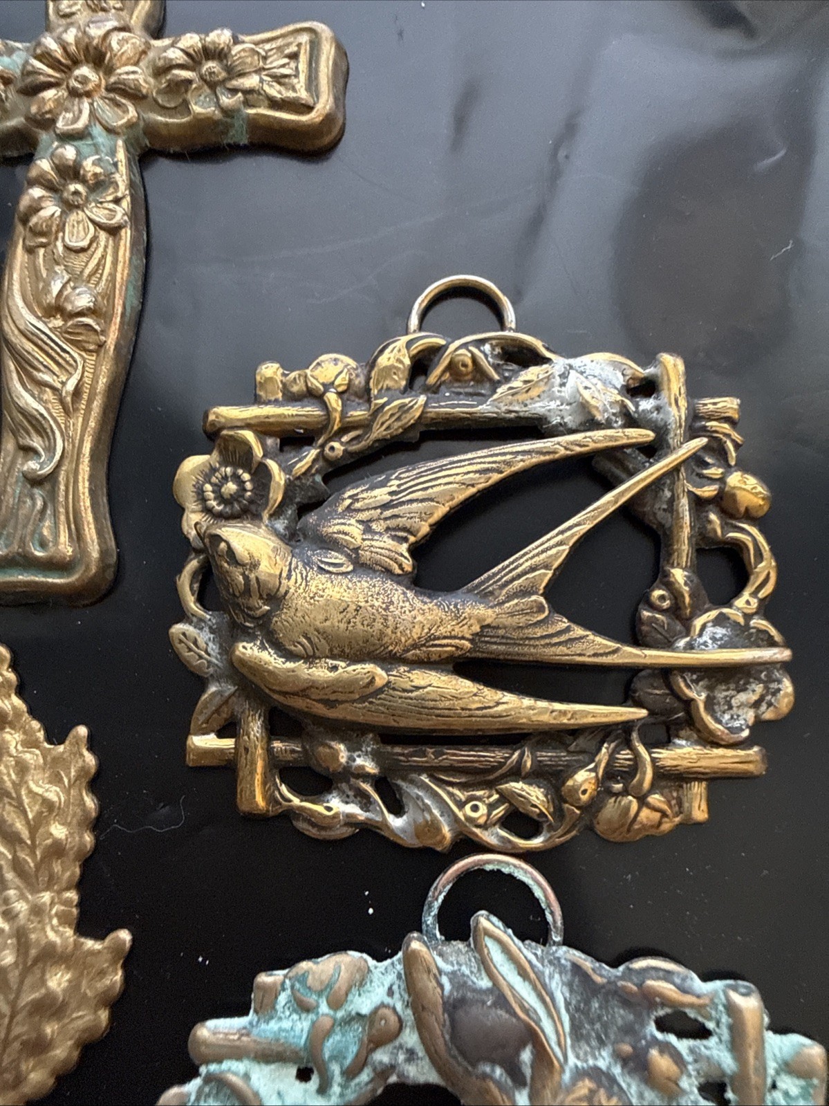 7 Vintage Brass Pendants Cross Angels Bird Rabbit Wreath Art Noueva Victorian