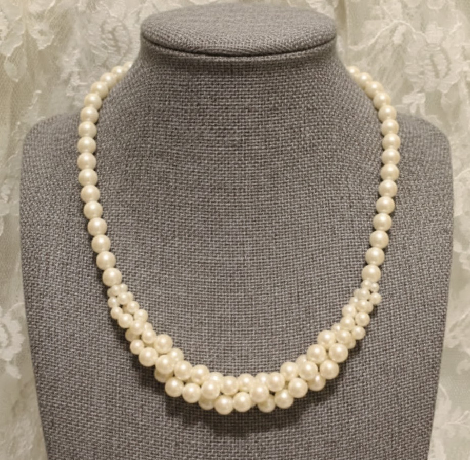 Vintage Faux Pearl Necklace Plastic Beaded Torsade style Collar 19″