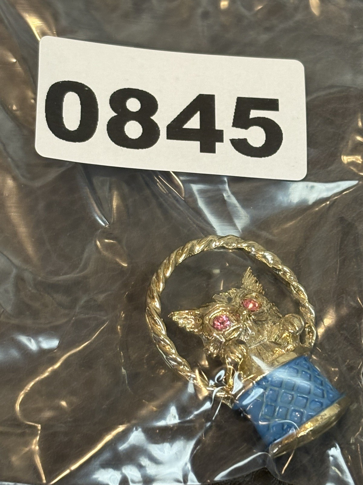 Gerry’s Vintage Kitten Cat Blue Enamel Basket Pin Pink Rhinestone Eyes Gold Tone