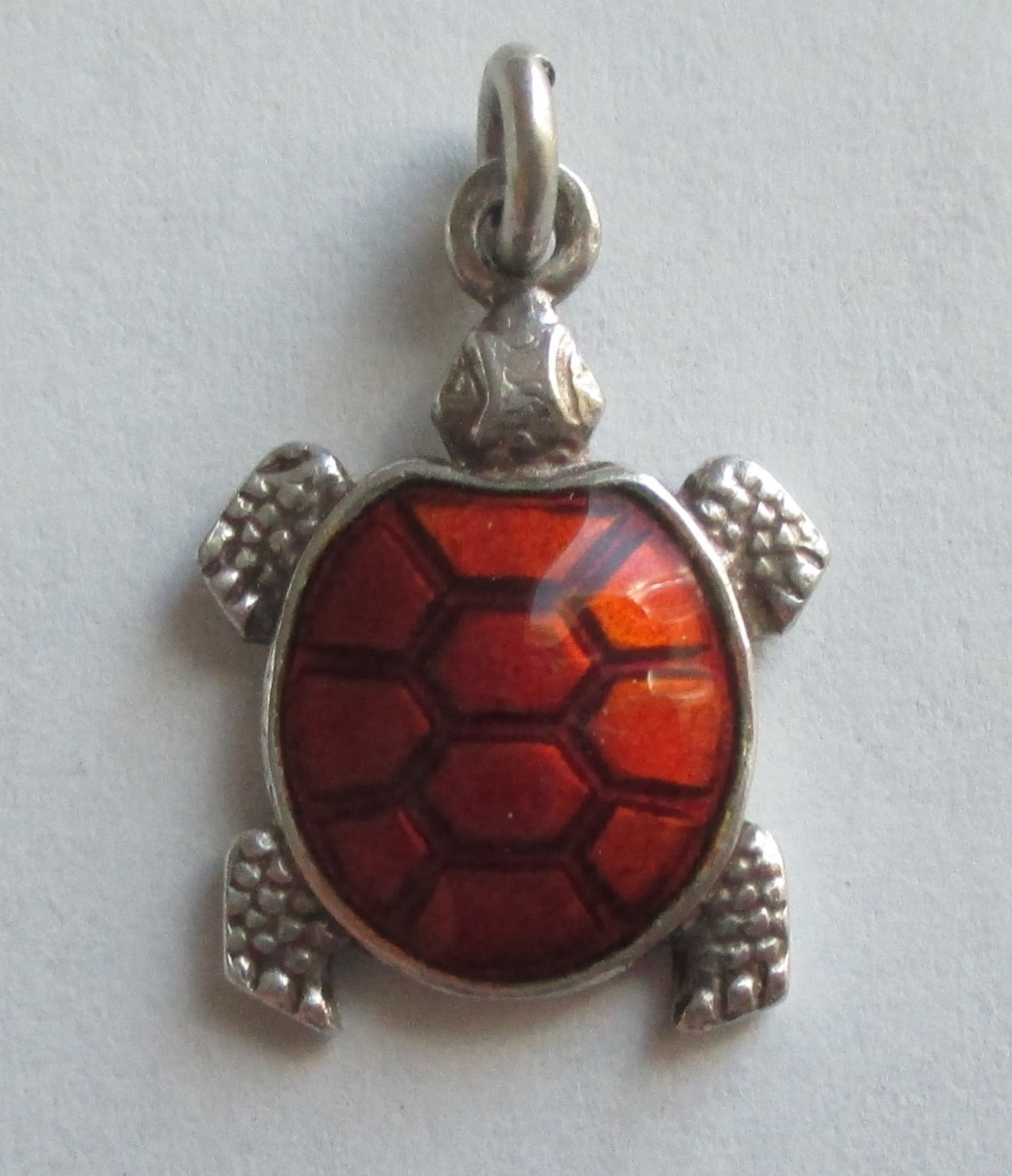 11/16in VINTAGE STERLING SILVER RED ENAMEL SEA TURTLE ANIMAL CHARM