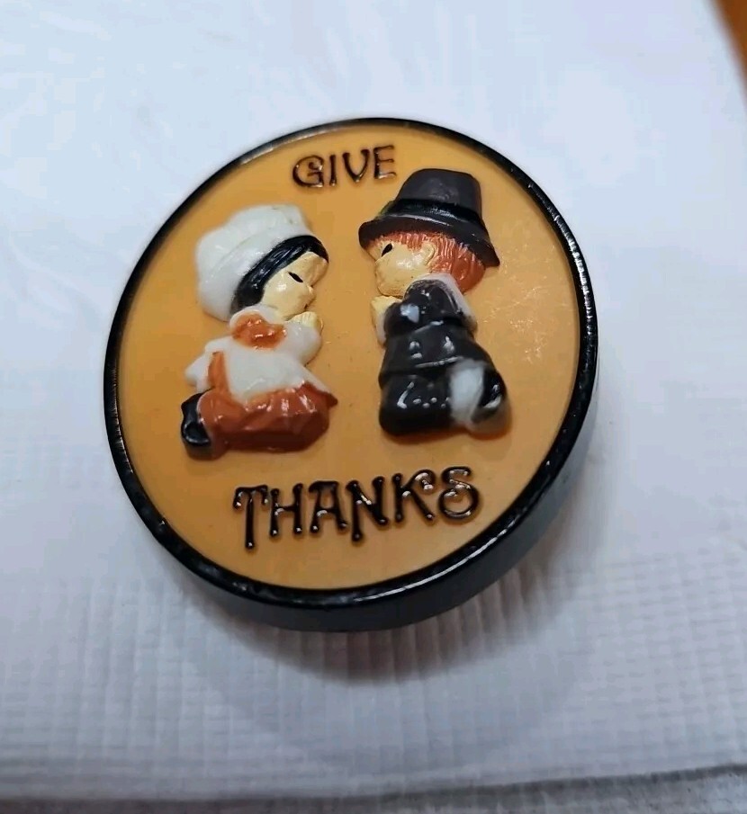 Vintage Pilgrim “Give Thanks” Brooch Pin Molded Vintage Clasp 1.75 X 1.25 Inch