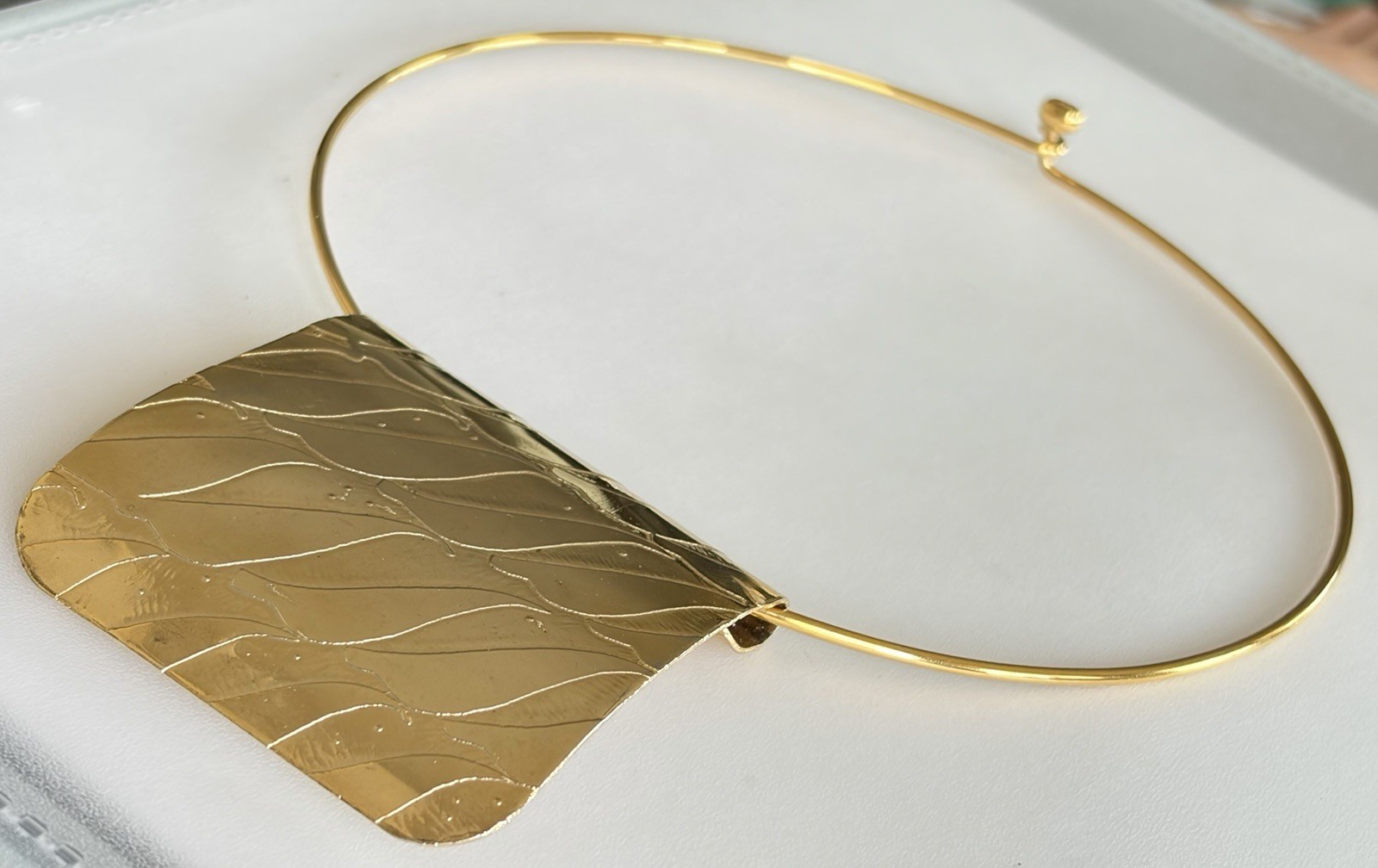 D’Anna Brutalist Statement Pendant Joan Rivers Torque Choker Necklace Gold Tone