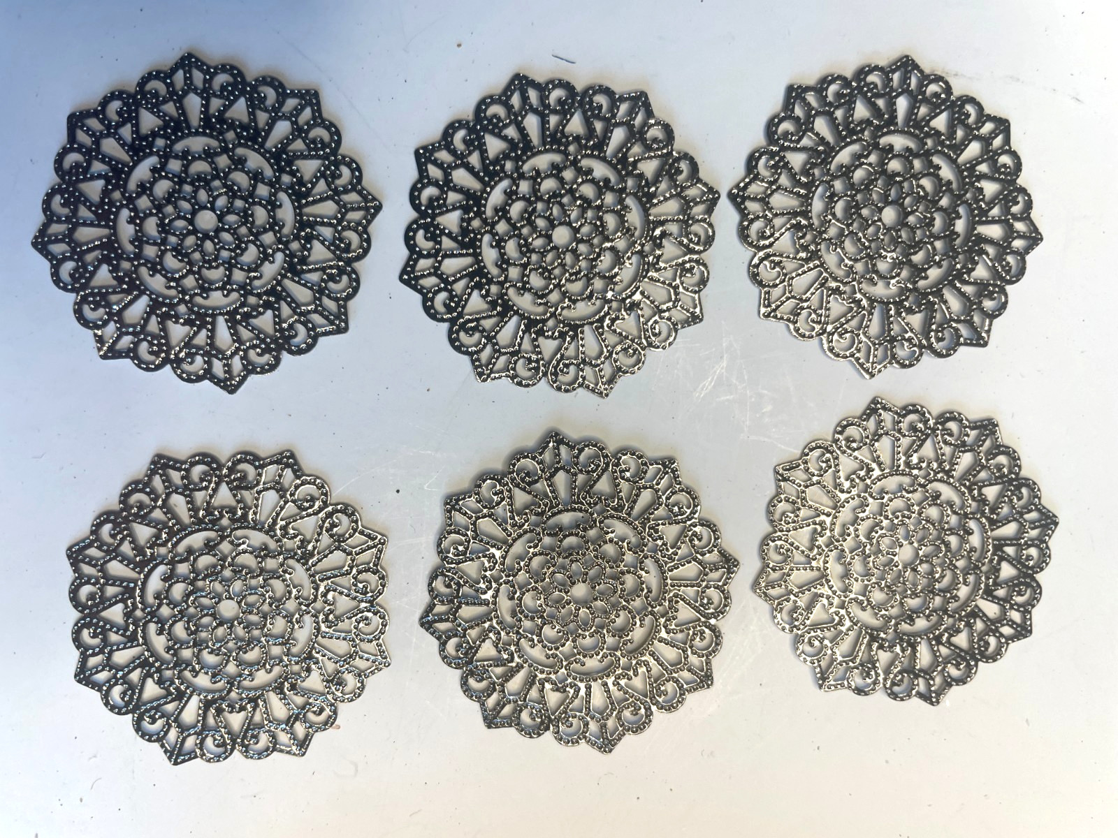 LOT OF 6 FILAGREE STAMPINGS OXIDIZED GREY COLOR 30MM