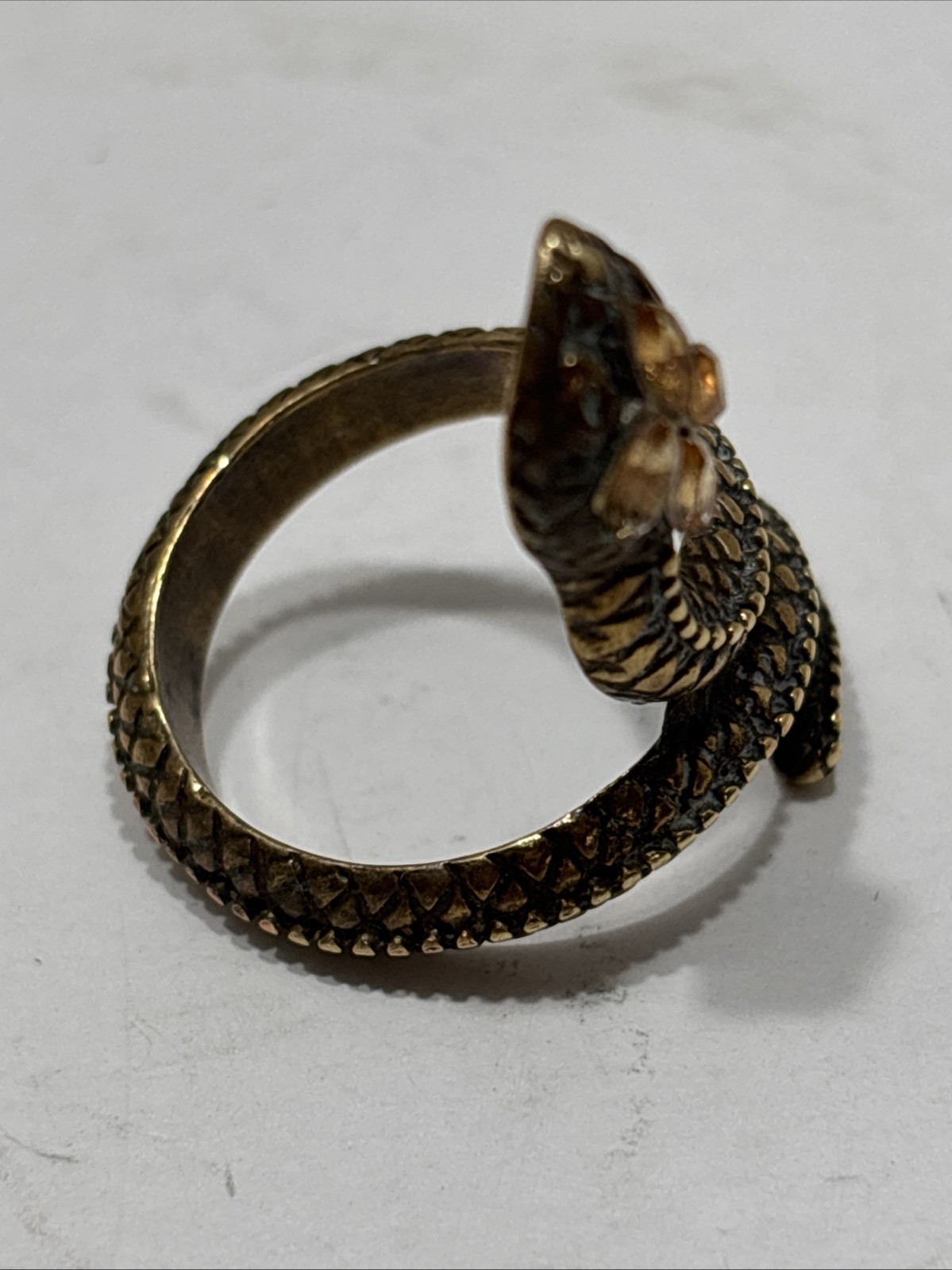 VINTAGE BRASS ORANGE CRYSTAL SNAKE RING SIZE 8