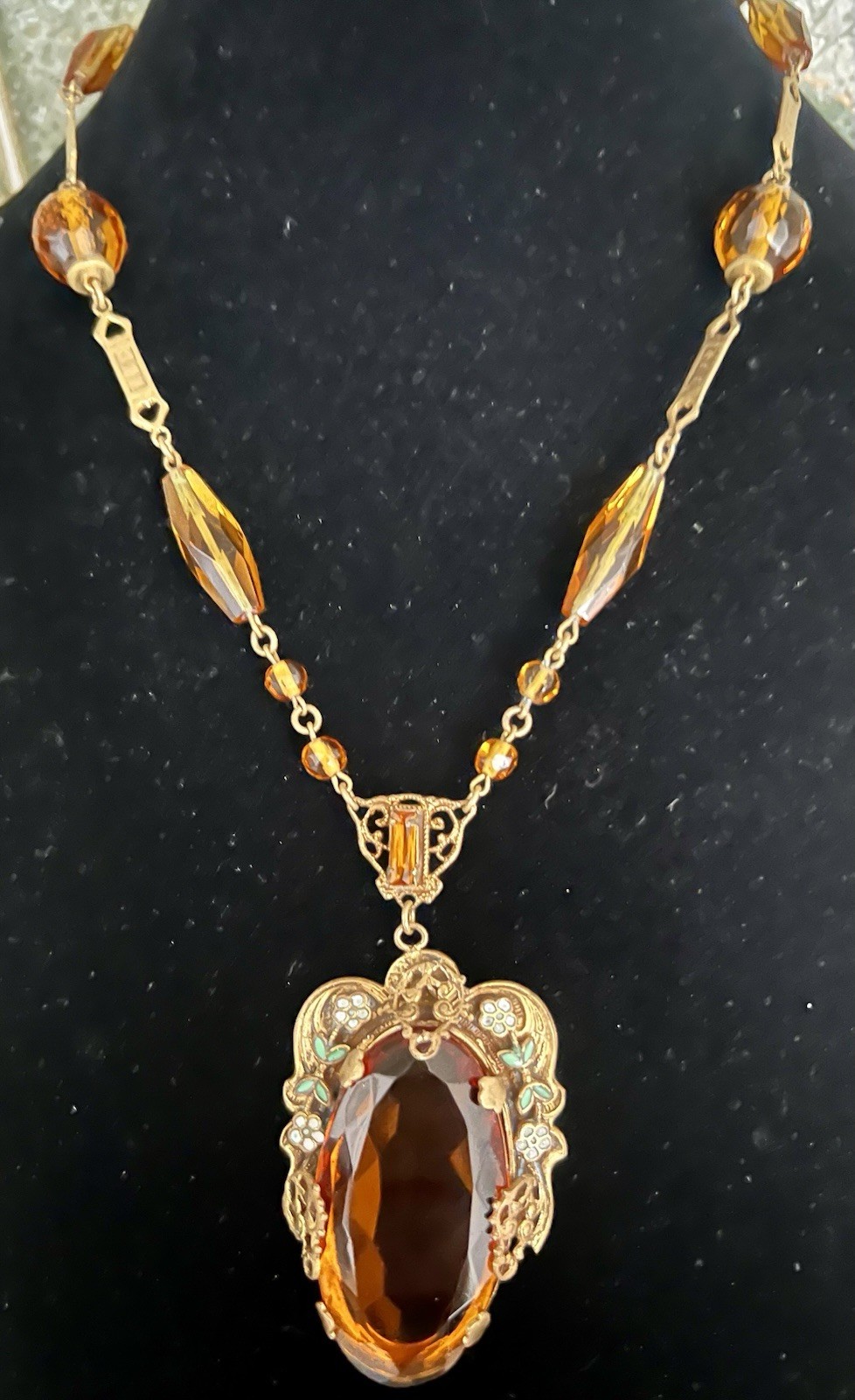 CZECH STUNNING VTG COGNAC COLOR FACETED BRASS FILIGREE ENAMELED PENDANT NECKLACE