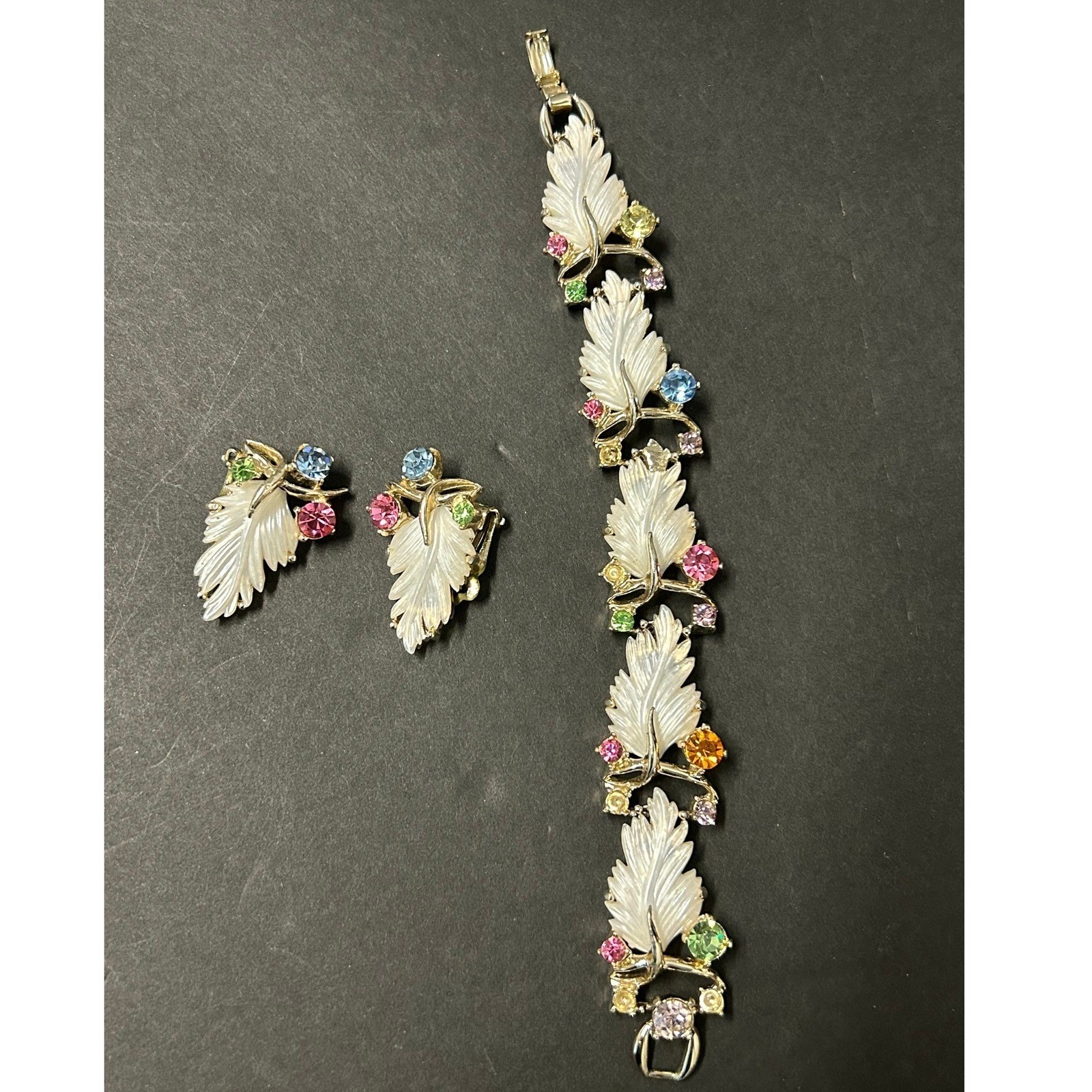 Vintage Lucite Leaf Bracelet and Earrings Jewelry Set Multicolor Rhinestones