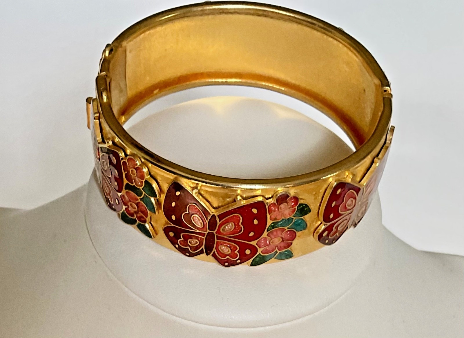 Lot of 6 vintage costume jewelry pieces in red/gold tone shades