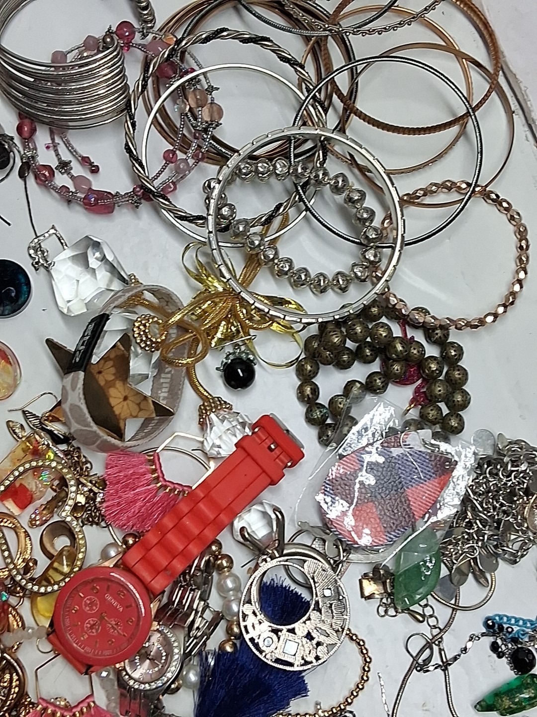 3.18Lbs Wearable Vintage Jewelry Huge lot Costume And More Unsearched Tangled