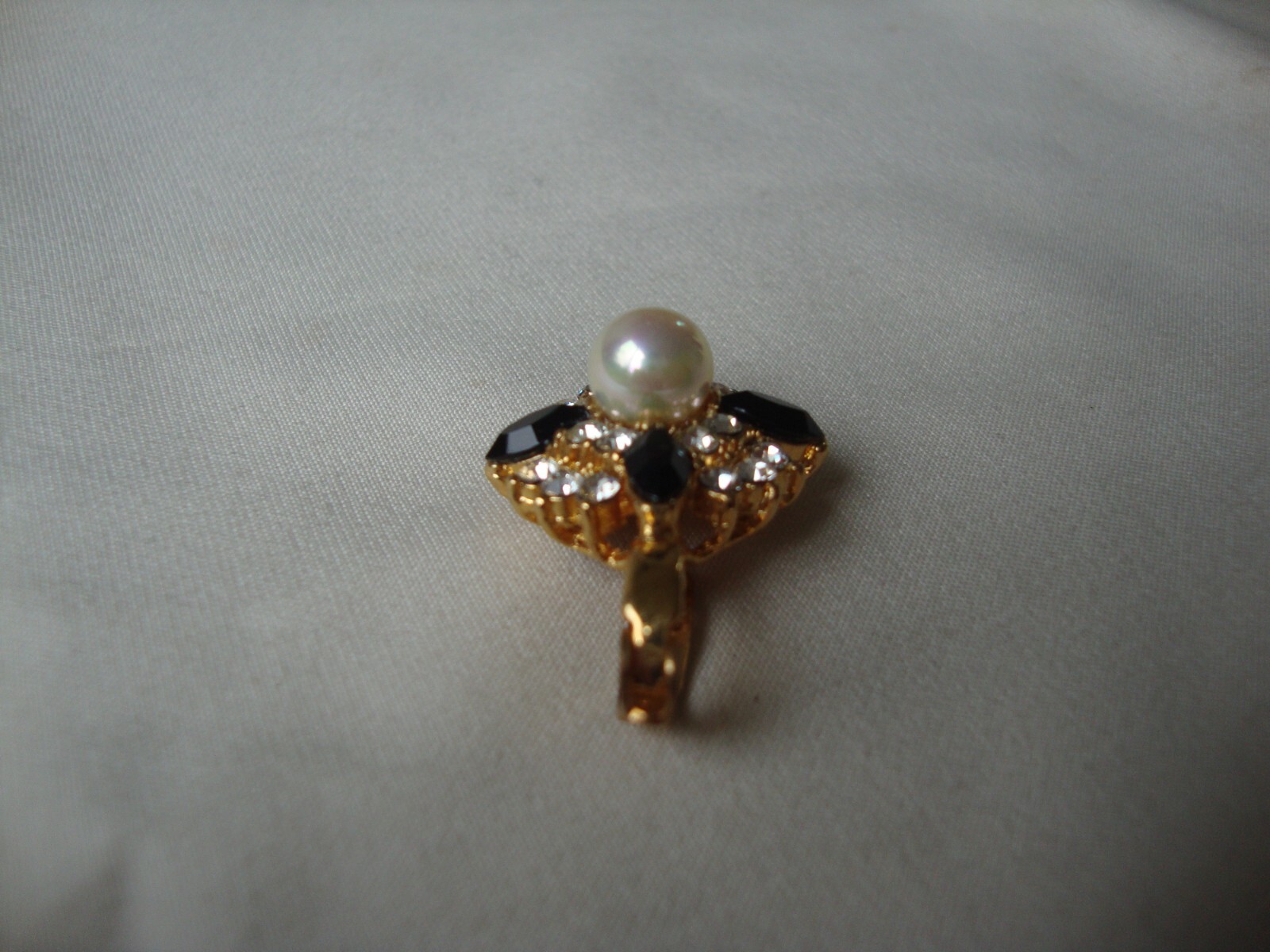 Vintage Fashion Jewelry Faux Pearl Black Marquise & Clear Rhinestone Pendant
