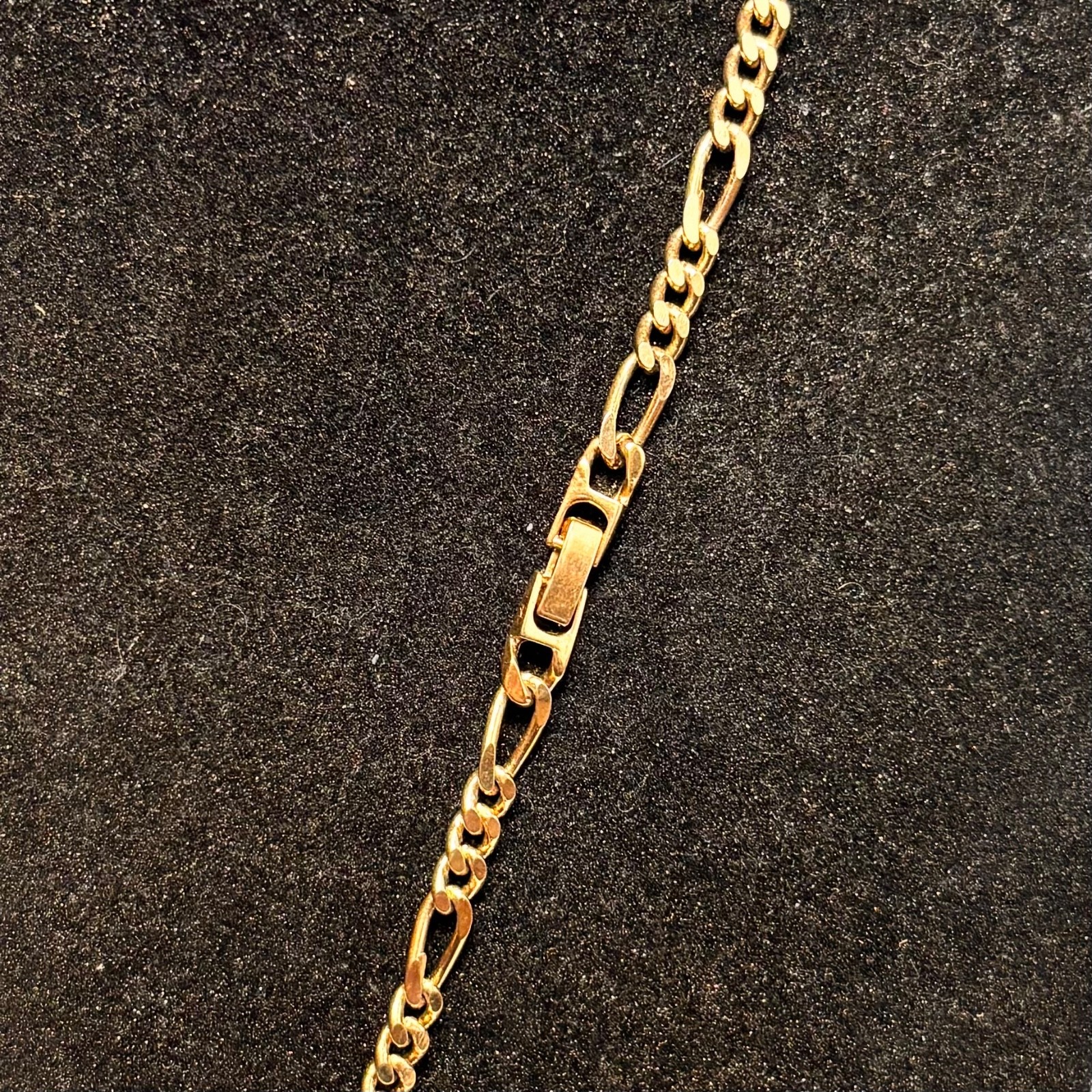 NECKLACE BRACELET SET goldtone metal figaro chain fold over clasp vintage