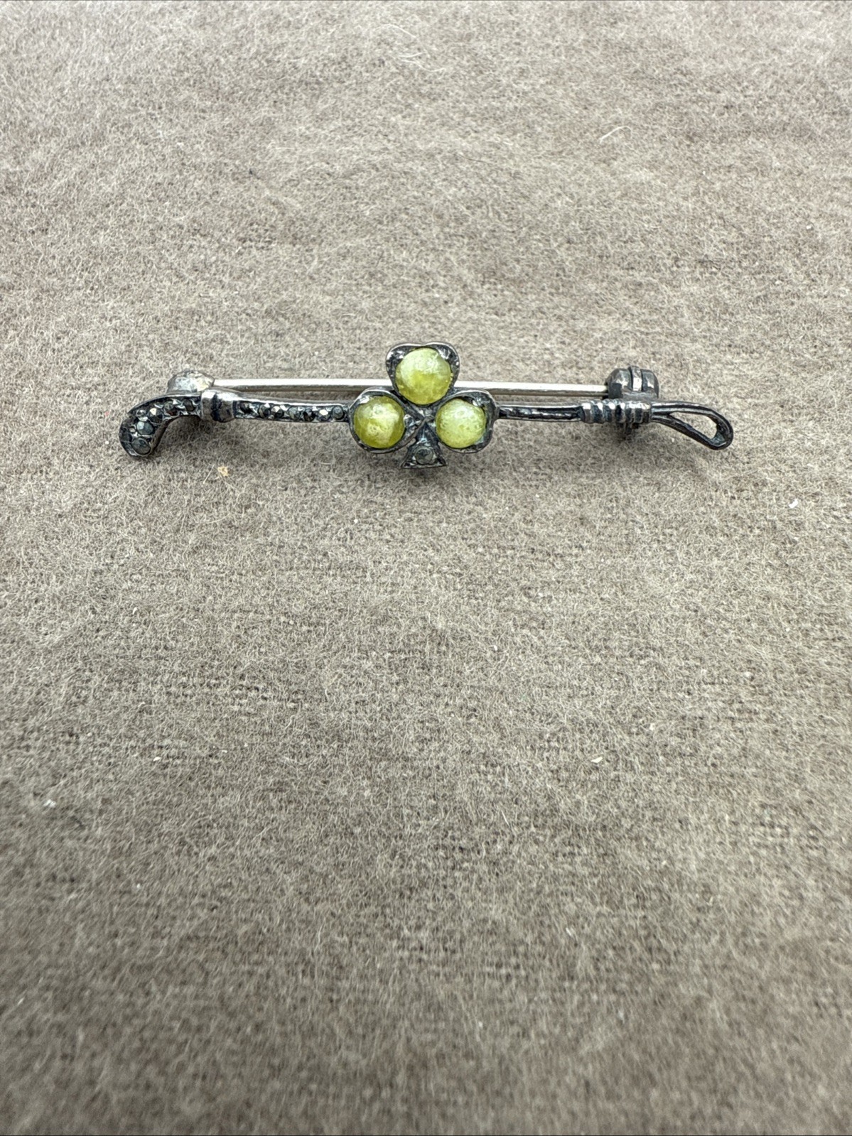 925 Sterling Silver Vintage Brooch Pin Swirl Carved Irish Peridot Clover BP10712