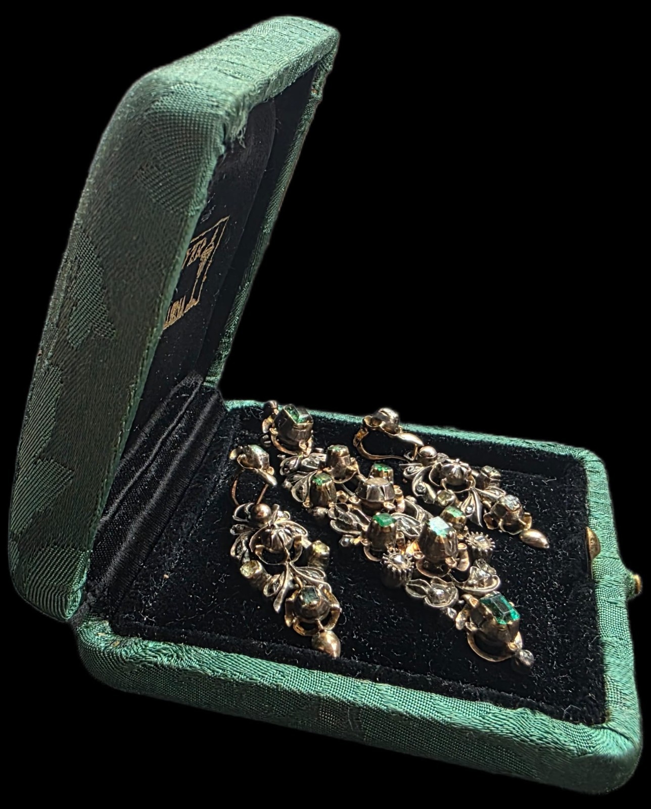 Antique Victorian Gold Parure Set Earrings Pendant Diamonds Emeralds Ca 1850