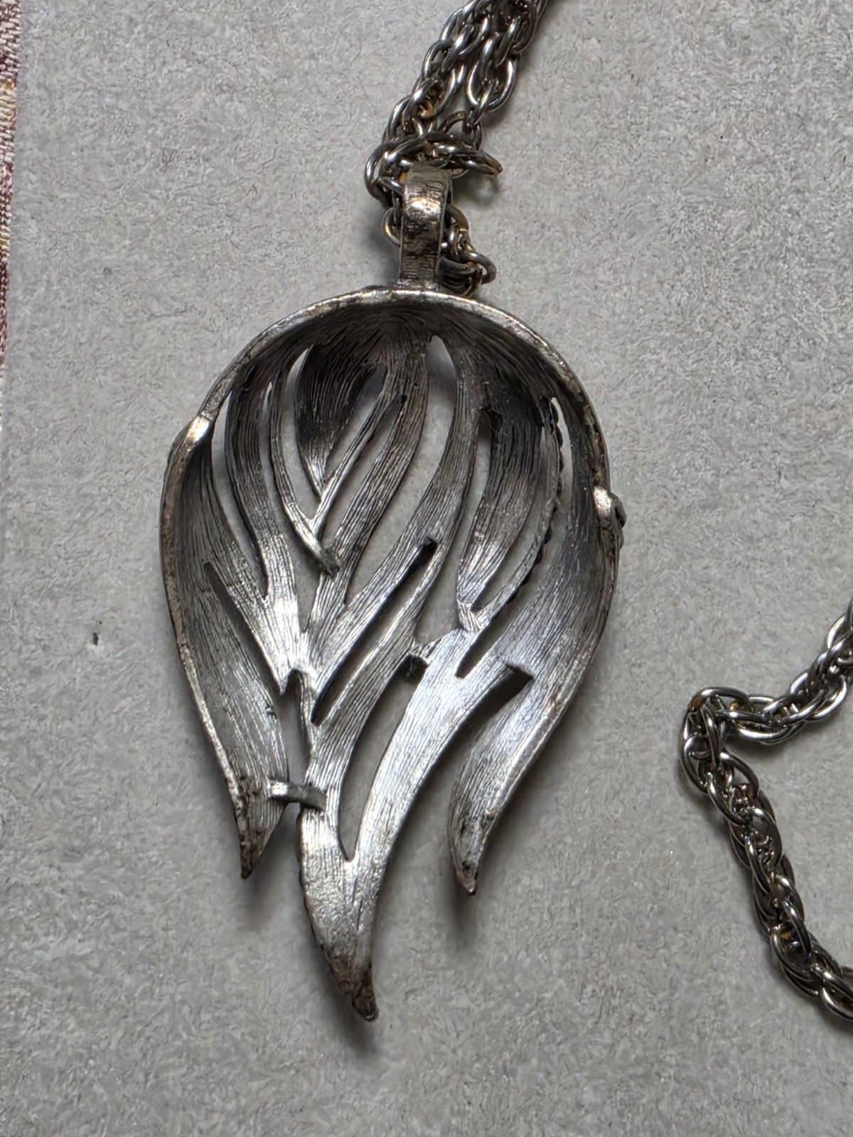 Vintage Silver Tone Pendant On 24″ Chain Unusual Design, Tulip, Flames, Leaves?