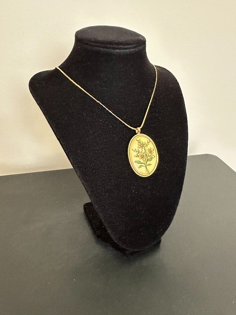 Vintage Napier Signed Triangle Cobra Link Chain Oval Floral Pendant 23″ Necklace
