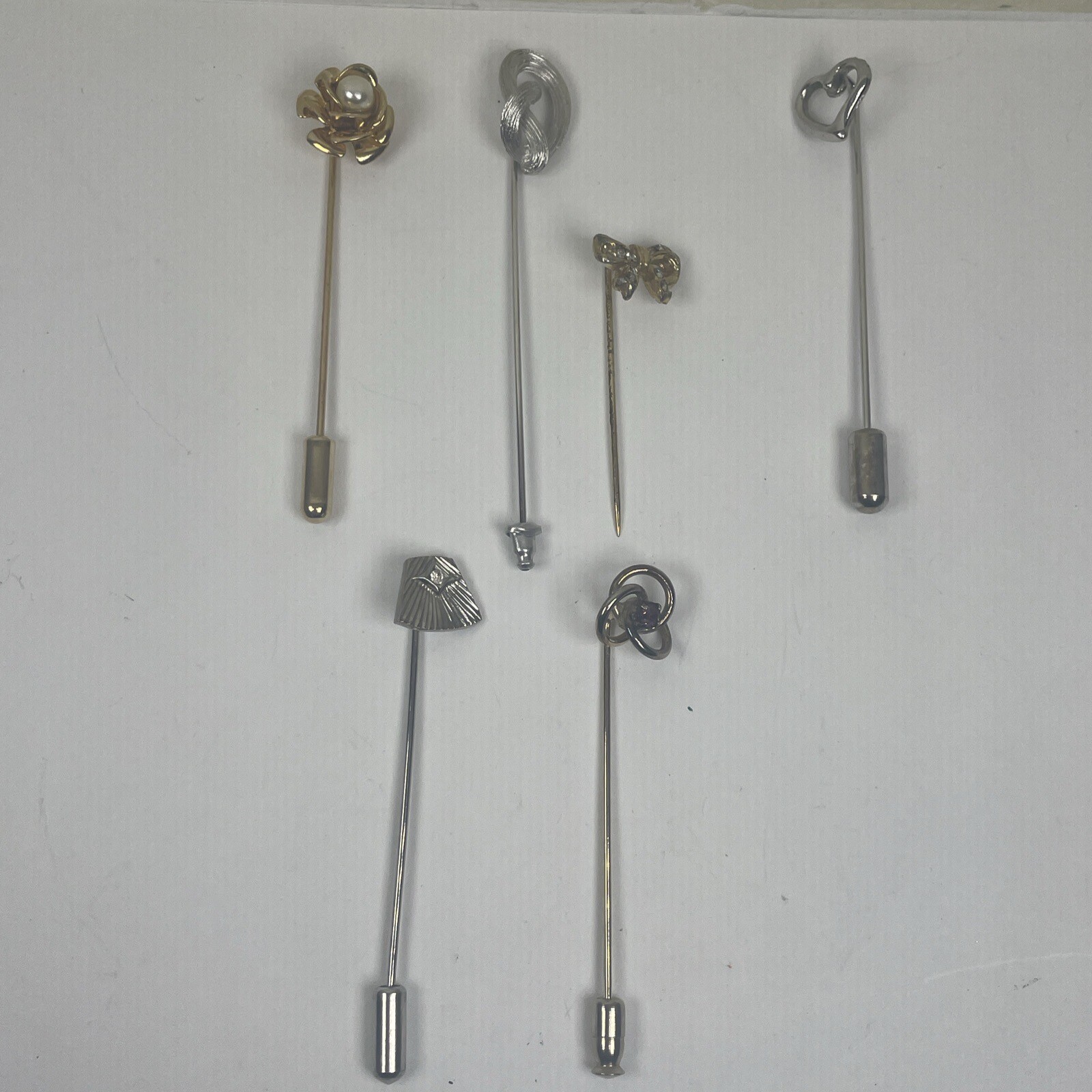 Vintage Lot Clips Pins Jewelry Novelty Assorted Shapes & Sizes