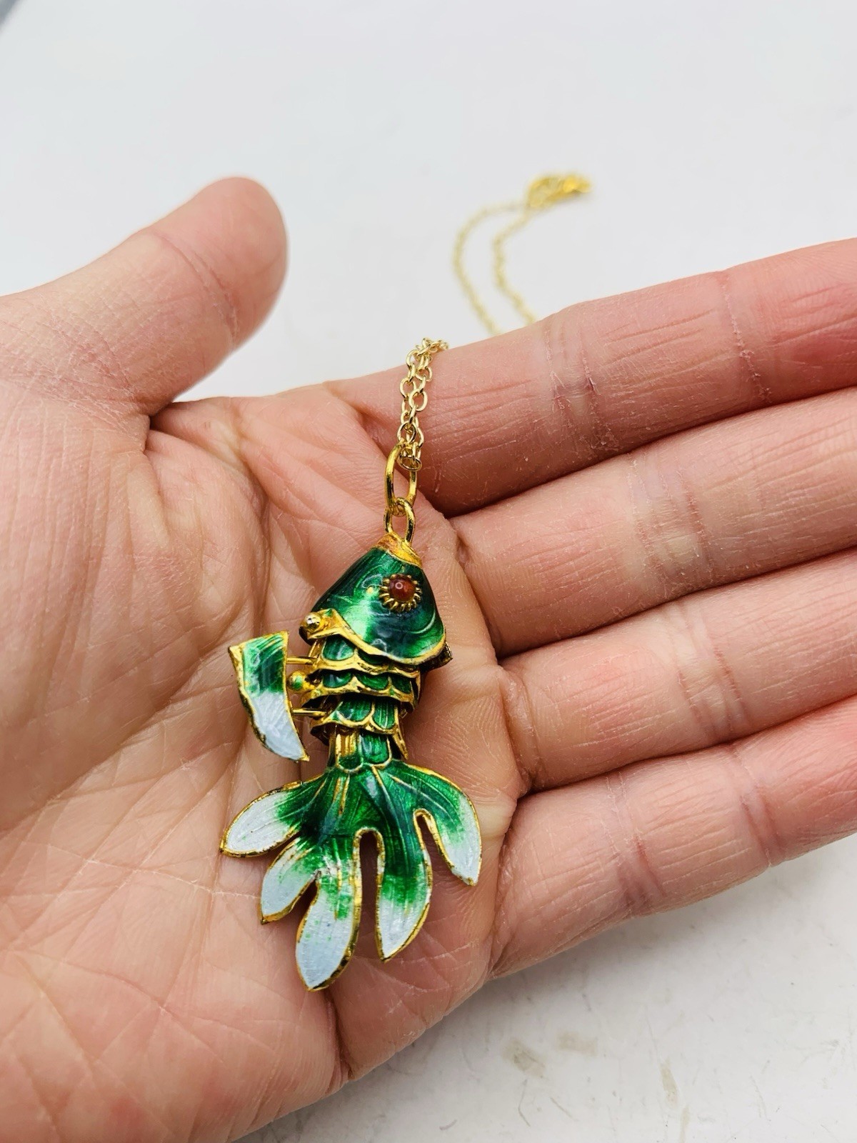 Vintage Lucky Asian Chinese Enamel Articulated Green Gold Tone Fish 16” Necklace