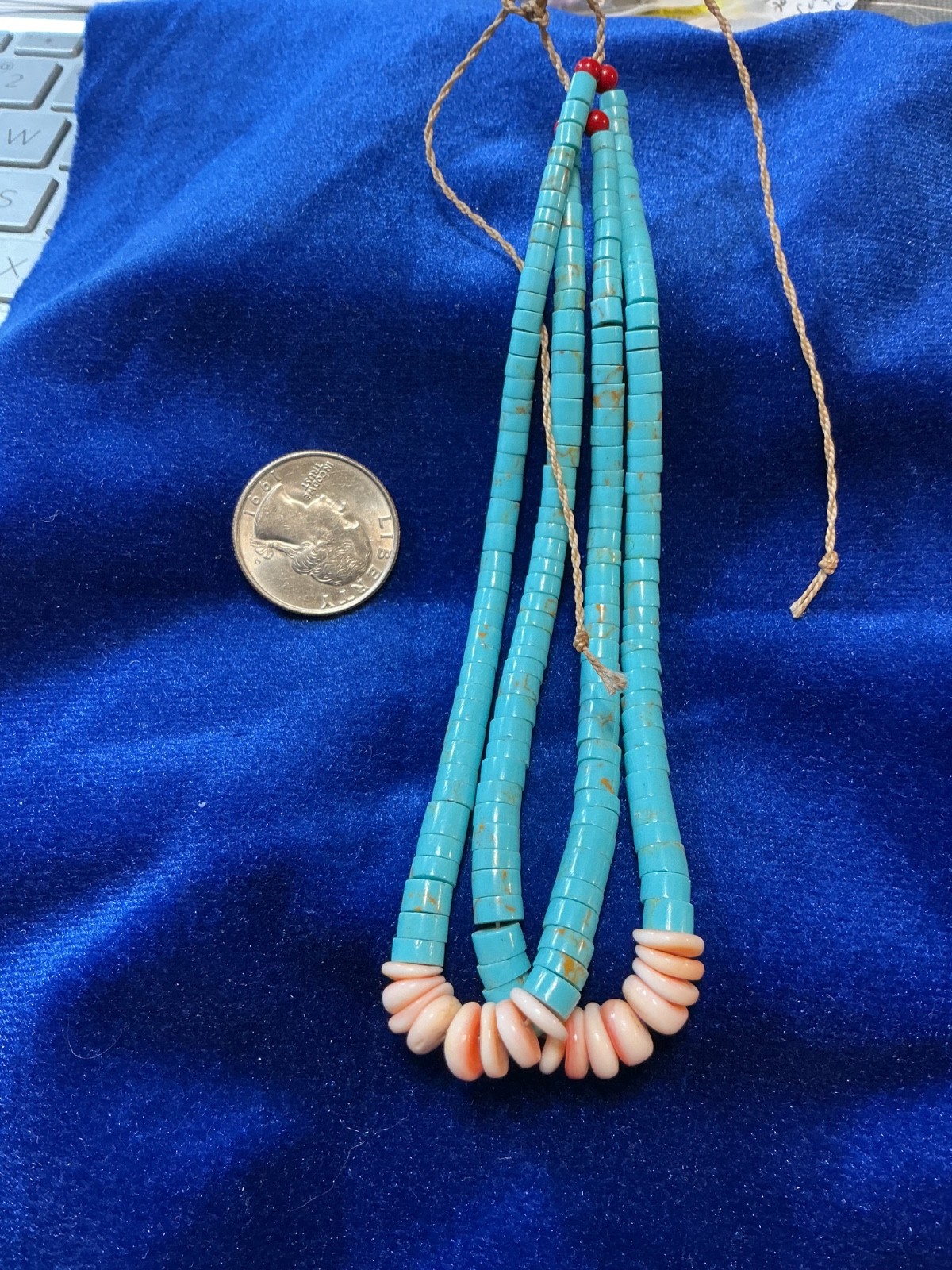 VINTAGE SOUTHWEST N . A. FAUX TURQUOISE JACKLAS