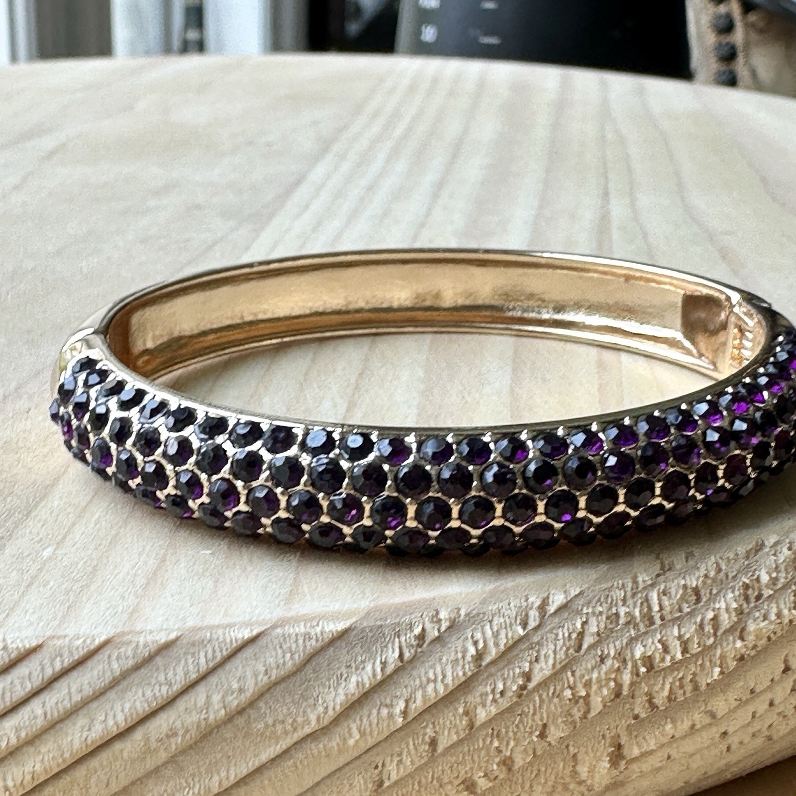VTG Hinged Clamper Bracelet Size 6.5 Dark Purple Rhinestone Gold Tone Elegant