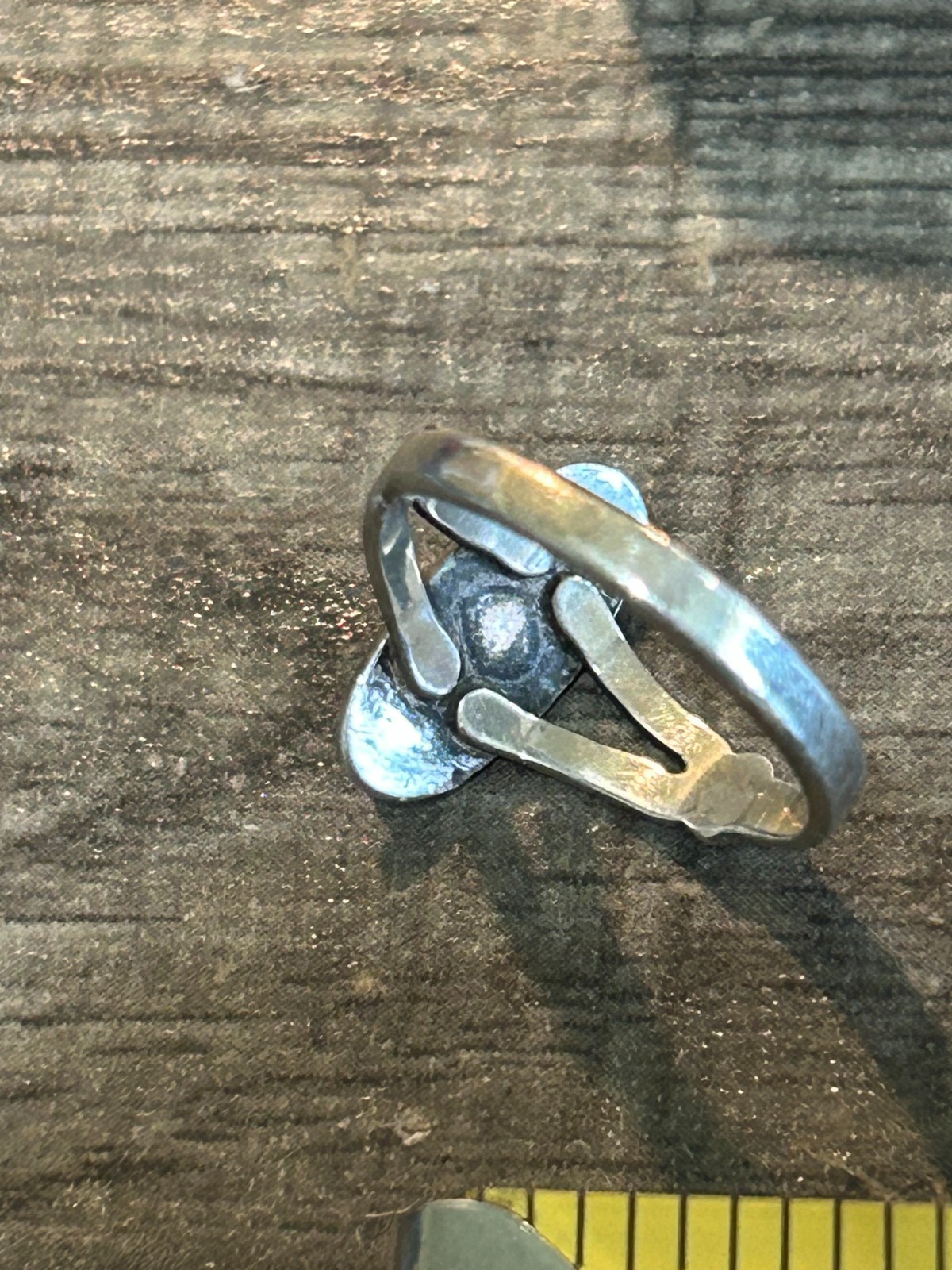 VINTAGE NATIVE AMERICAN ? LADIES SMALL STERLING TURQUOISE RING MARKED/SIGNED
