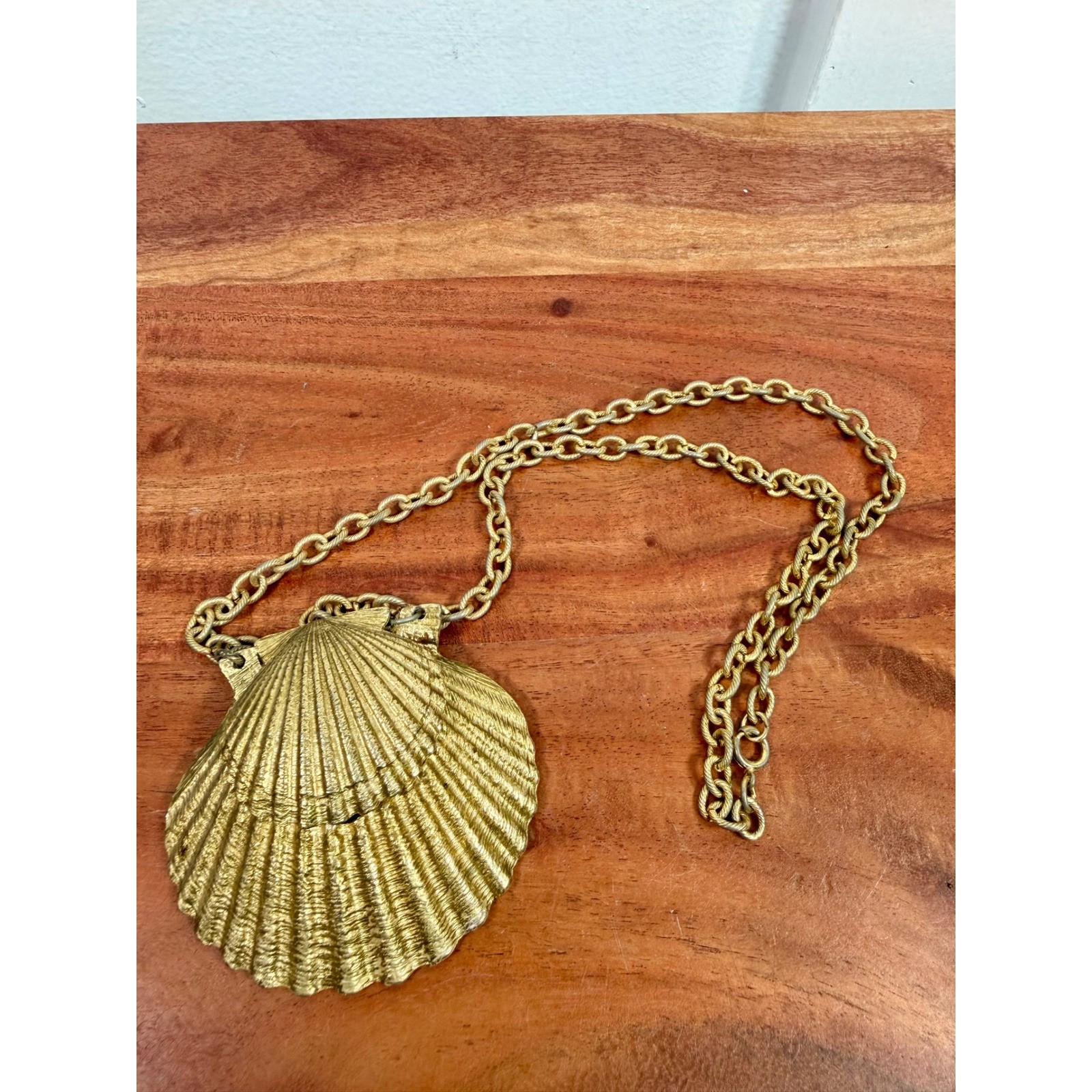 Estee Lauder Azuree Seashell Solid Perfume Pendant Necklace Gold Tone Vintage