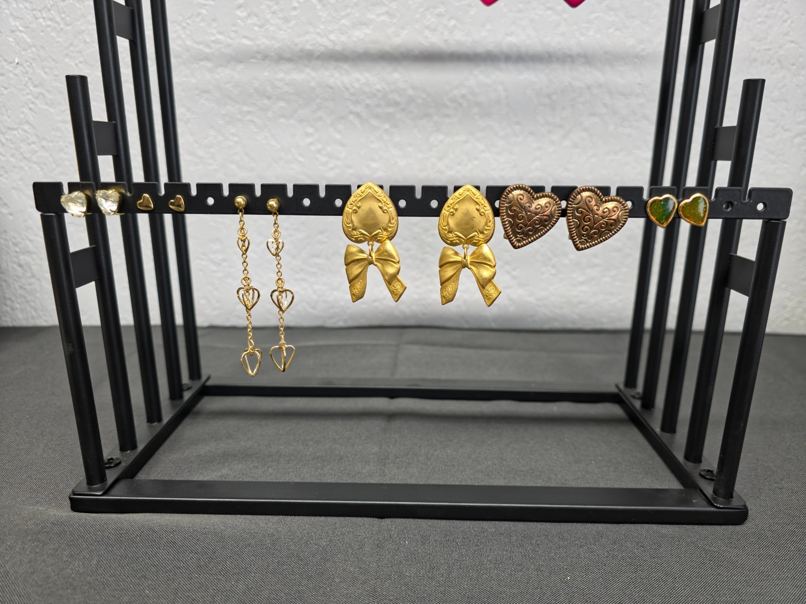 Vtg Mixed Costume Earring Lot 6 Pairs Retro Gold Bronze Matte Heart Dangle Stud