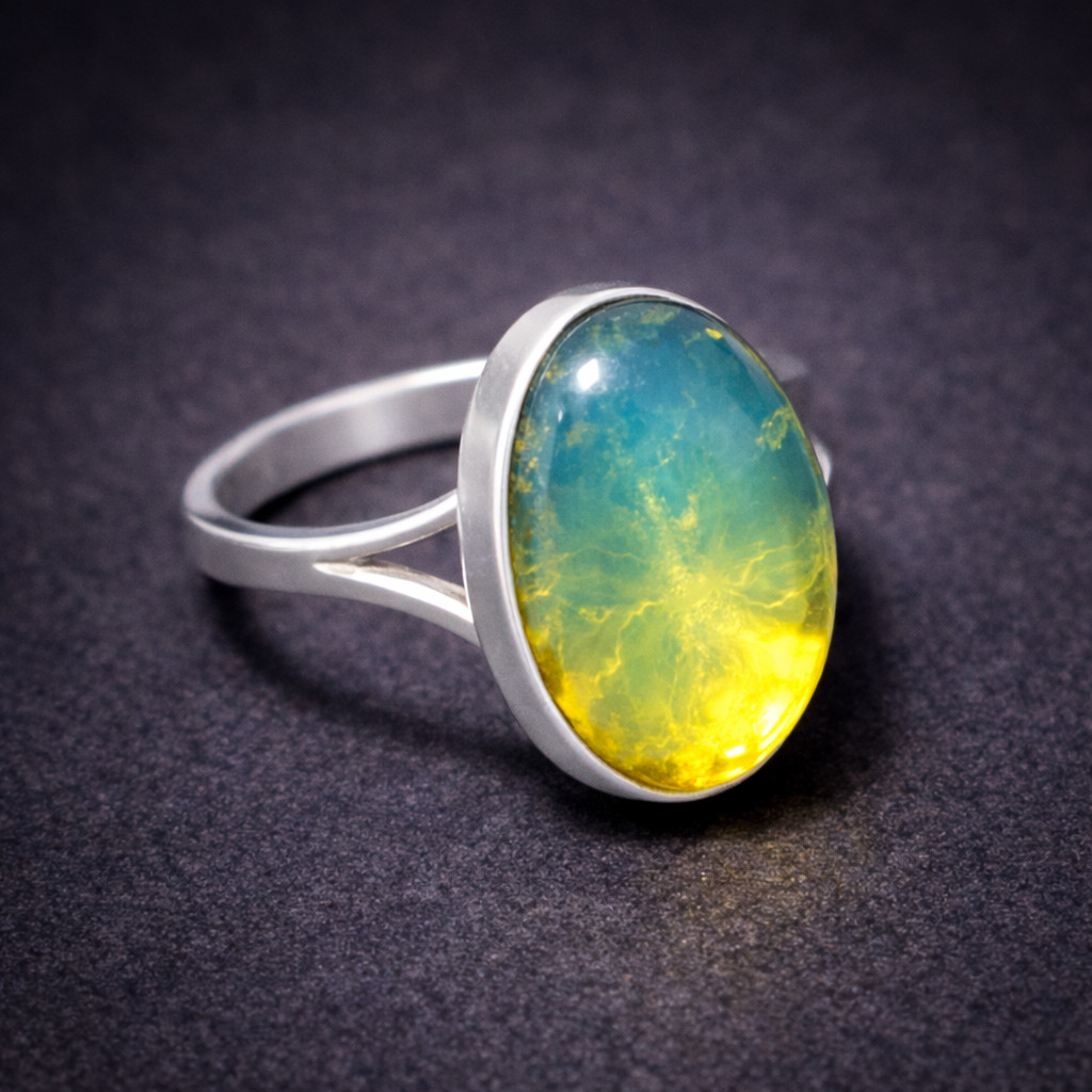 Exquisite Natural Clear Sky Blue Amber .925 Sterling Silver Ring #6.5