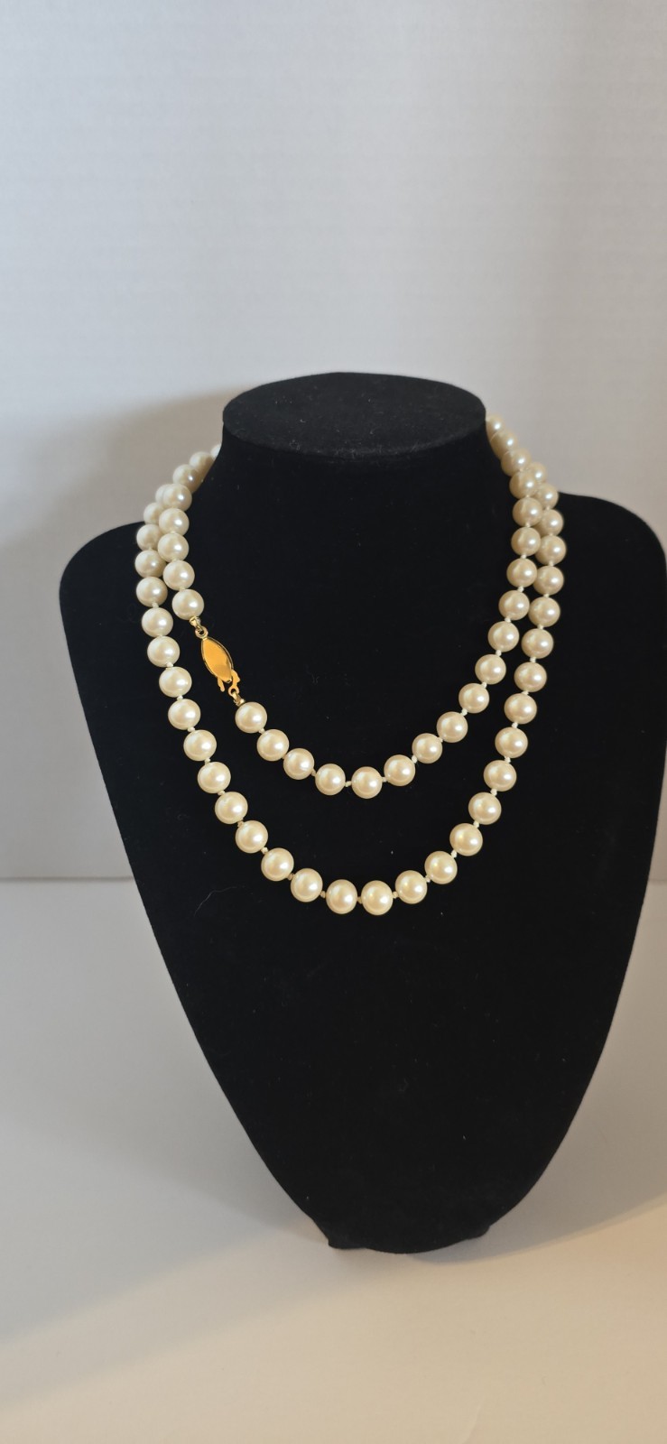 Vintage 27″ Faux Pearl Necklace Off White Feels Real