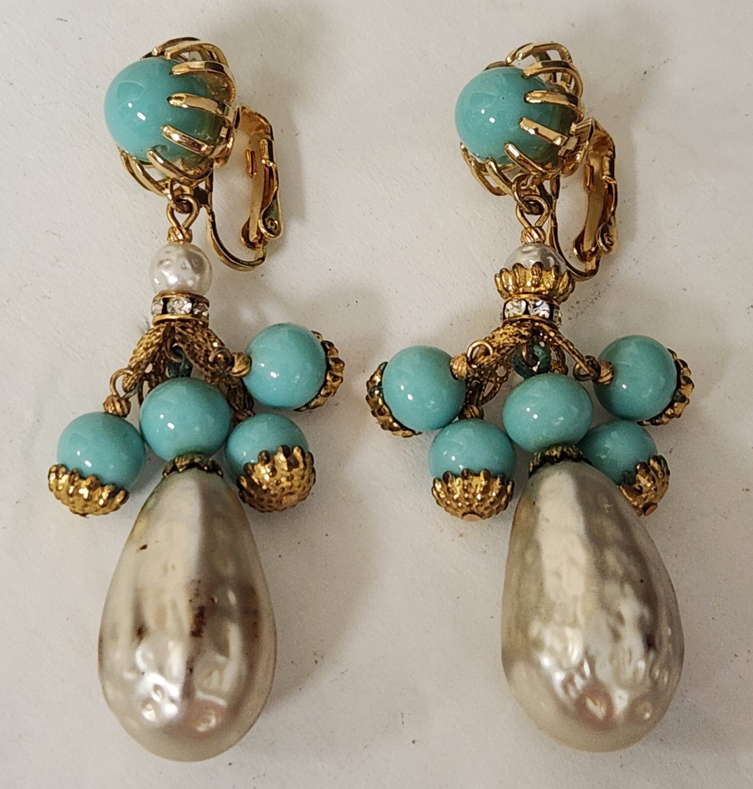 Vintage Kramer New York Turquoise Bead Faux Baroque Pearl Clip Earrings 2.5″