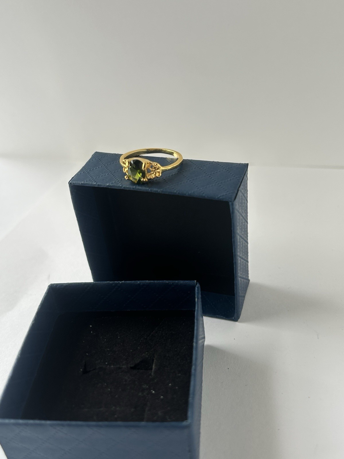 Vintage Green Cubic Zirconia Ring Gold Plated Womens Size 7.5