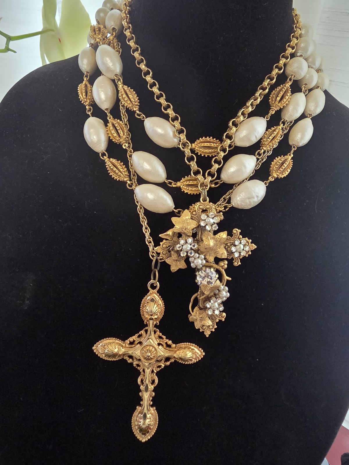 VTG SIGNED ART. DEMARIO. FLORENZA. 3 PIECES NECKLACE/PENDANTS, RARE COLLECT