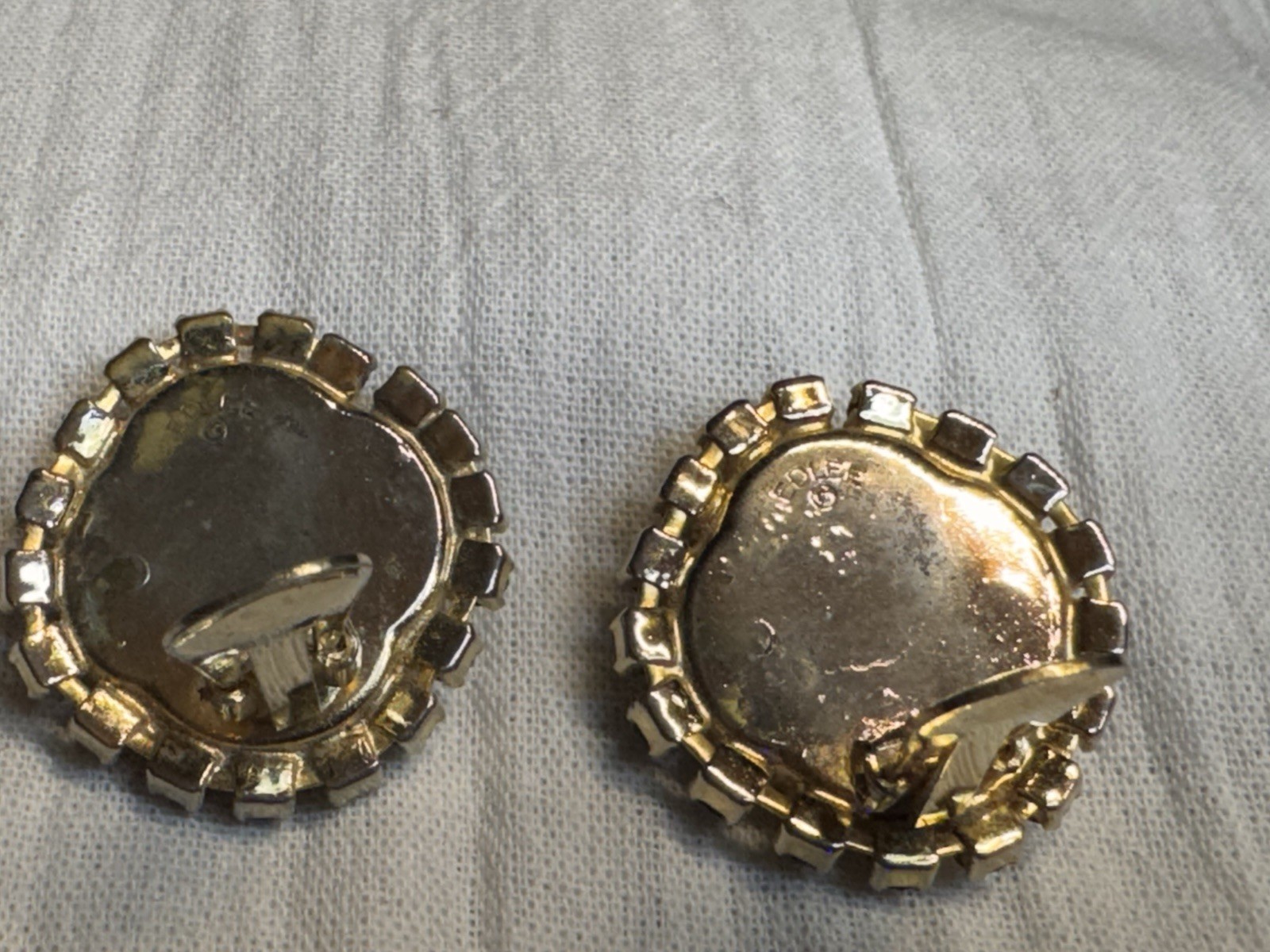 Vintage Edlee Moulded Glass Amber Coloured Clip On Earrings