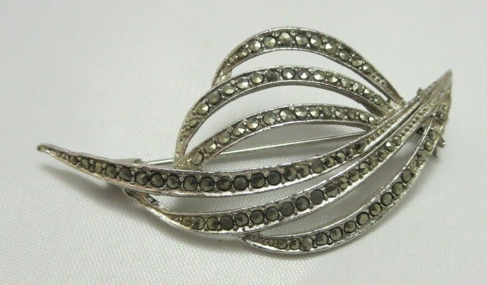 Vintage Delicate Style Marcasite Brooch Pin Silver Tone 2″ x 1″ Floral? Plant?