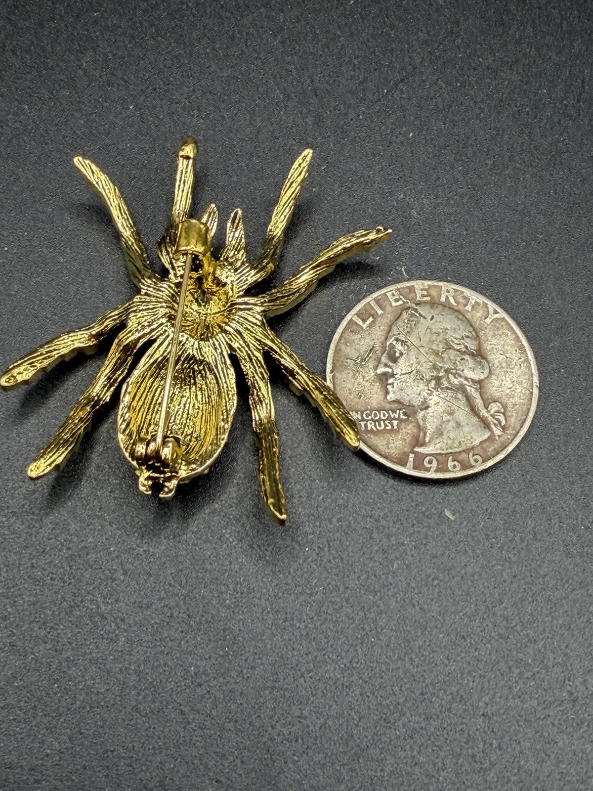 gold-tone spider brooch yellow cabochon stone And amber crystals