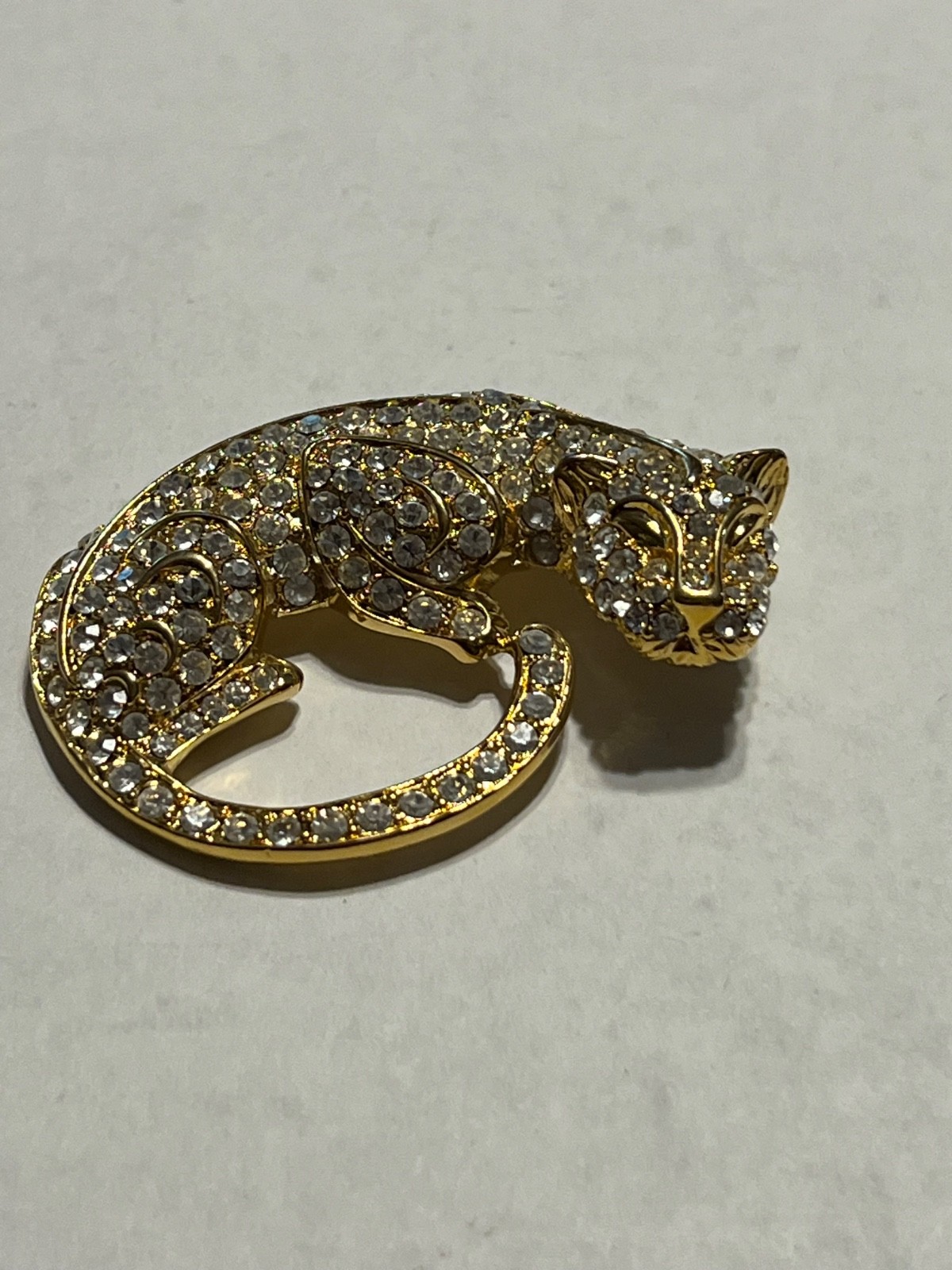 VTG Trifari Leopard Brooch Pin – Gold Tone w/Clear Pave Rhinestones