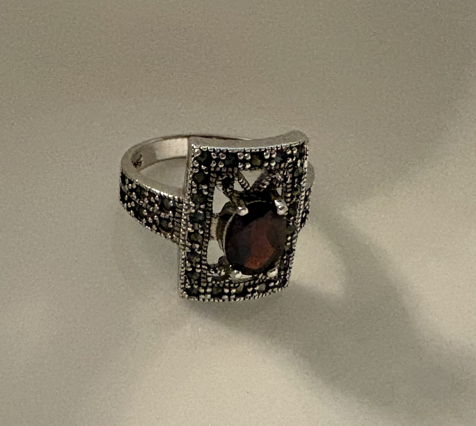 Sterling Silver Art Deco Garnet & Marcasite Filigree Ring Size 7