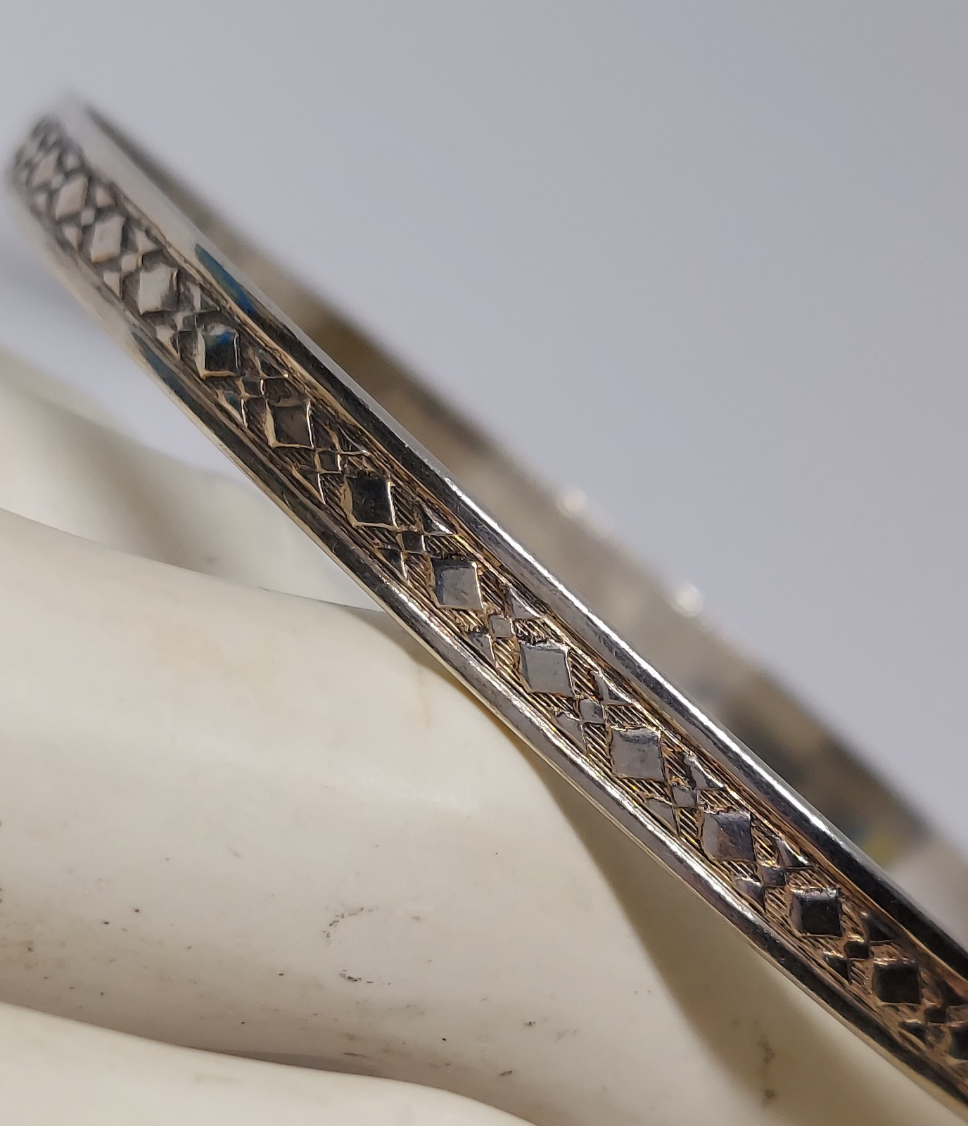 Vintage Sterling BANGLE Bracelet Signed DANECRAFT geometric design
