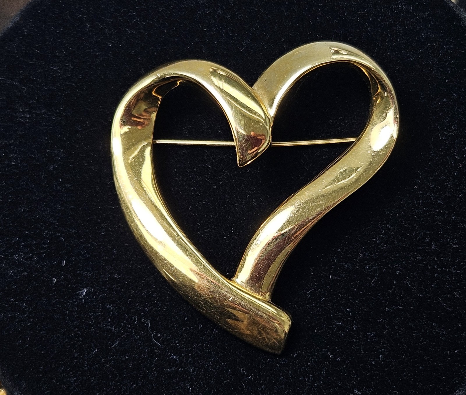 Vintage Trifari Open Heart Brooch Gold Tone 1.5″ Wide USA Seller