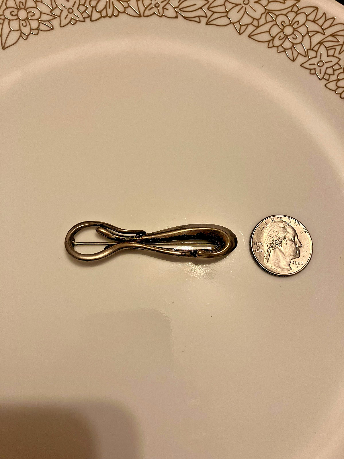 vintage Reed & Barton sterling silver pin – brooch. 10.9 grams.